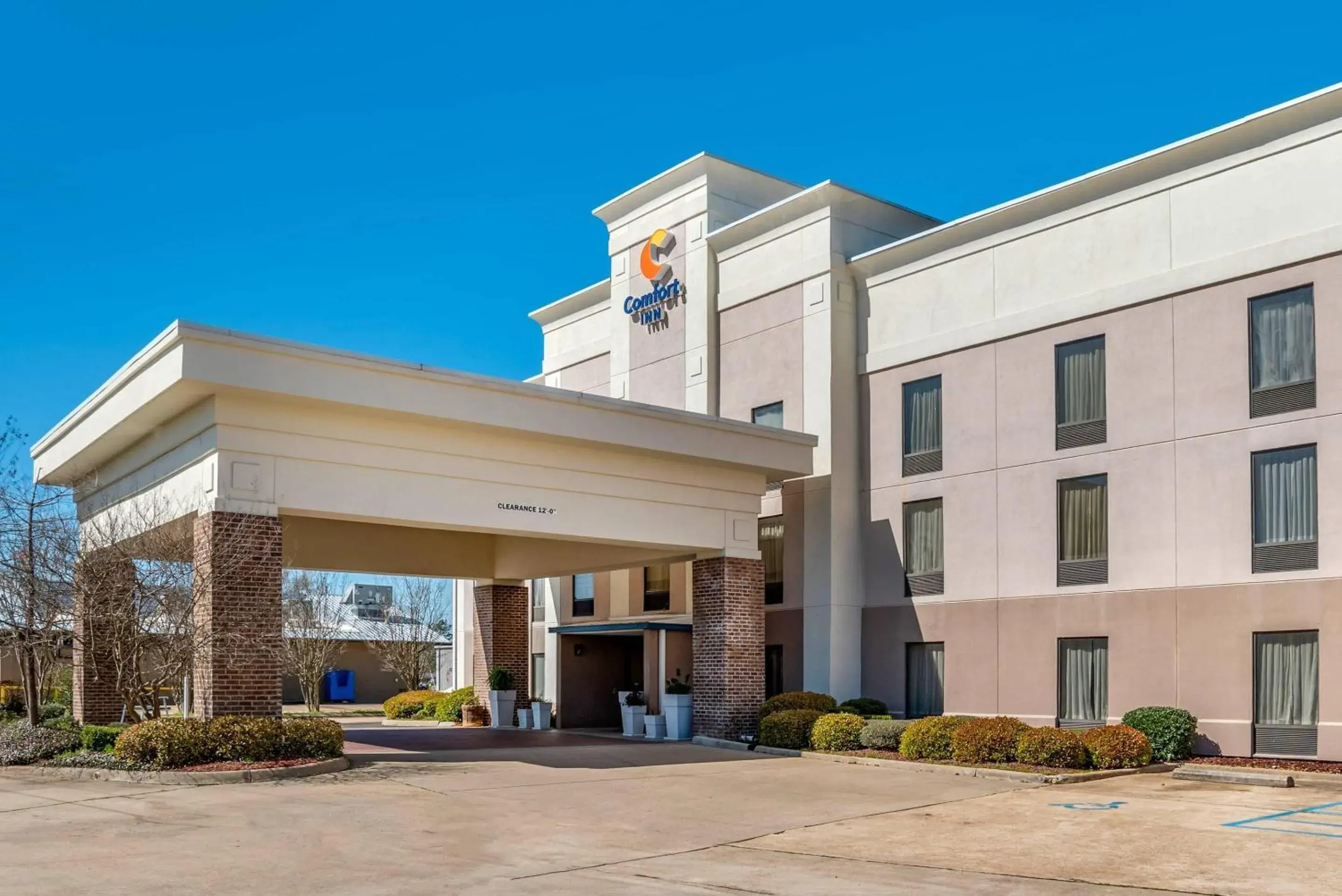 Property building in Comfort Inn Pearl-Jackson Property building in Comfort Inn Pearl-Jackson
