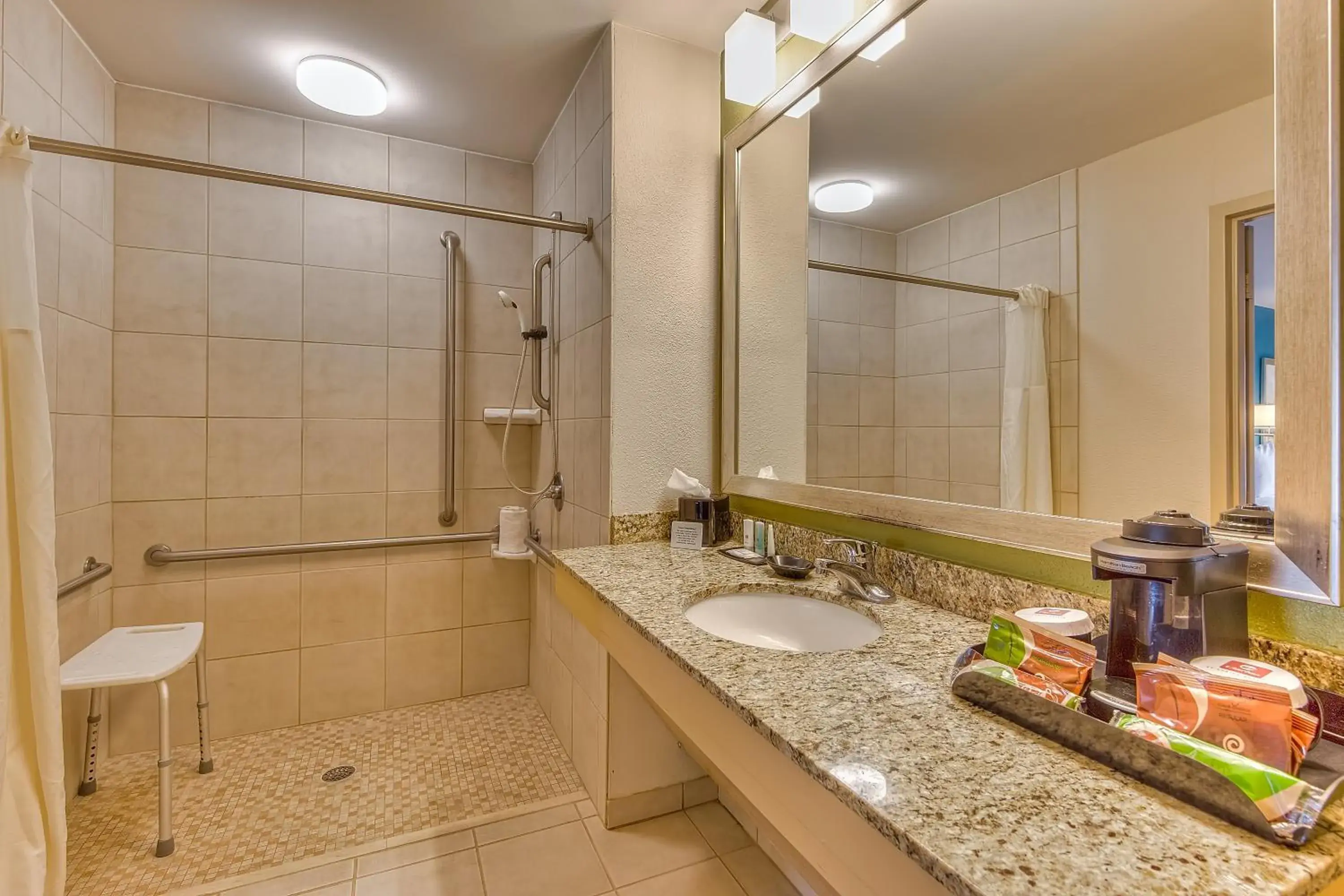 Queen Room - Accessible/Nonsmoking in Quality Inn Gulfport I-10 Queen Room - Accessible/Nonsmoking in Quality Inn Gulfport I-10