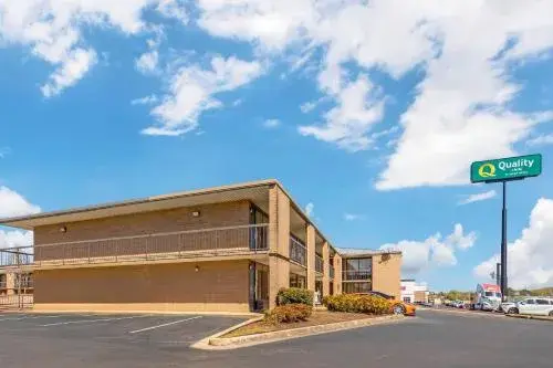 Quality Inn Columbus, MS Quality Inn Columbus, MS