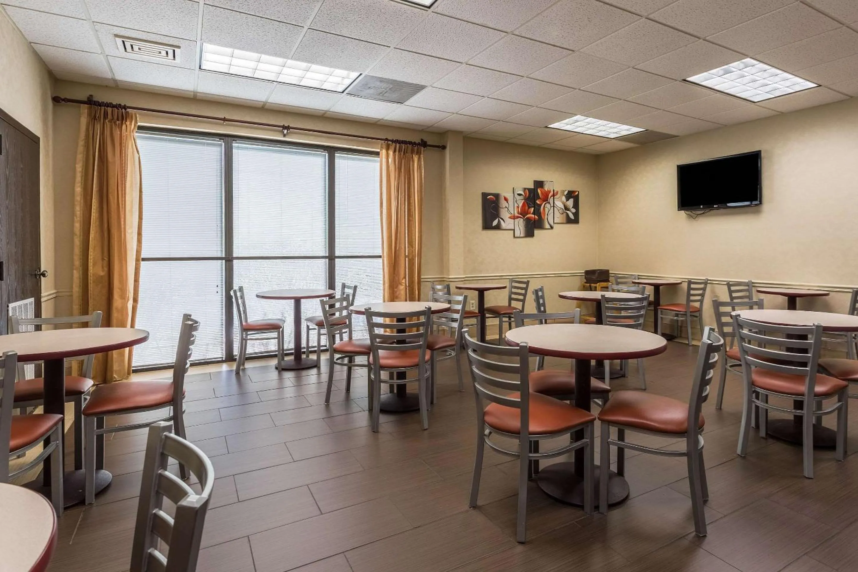 Restaurant/places to eat in Quality Inn Tupelo Central
