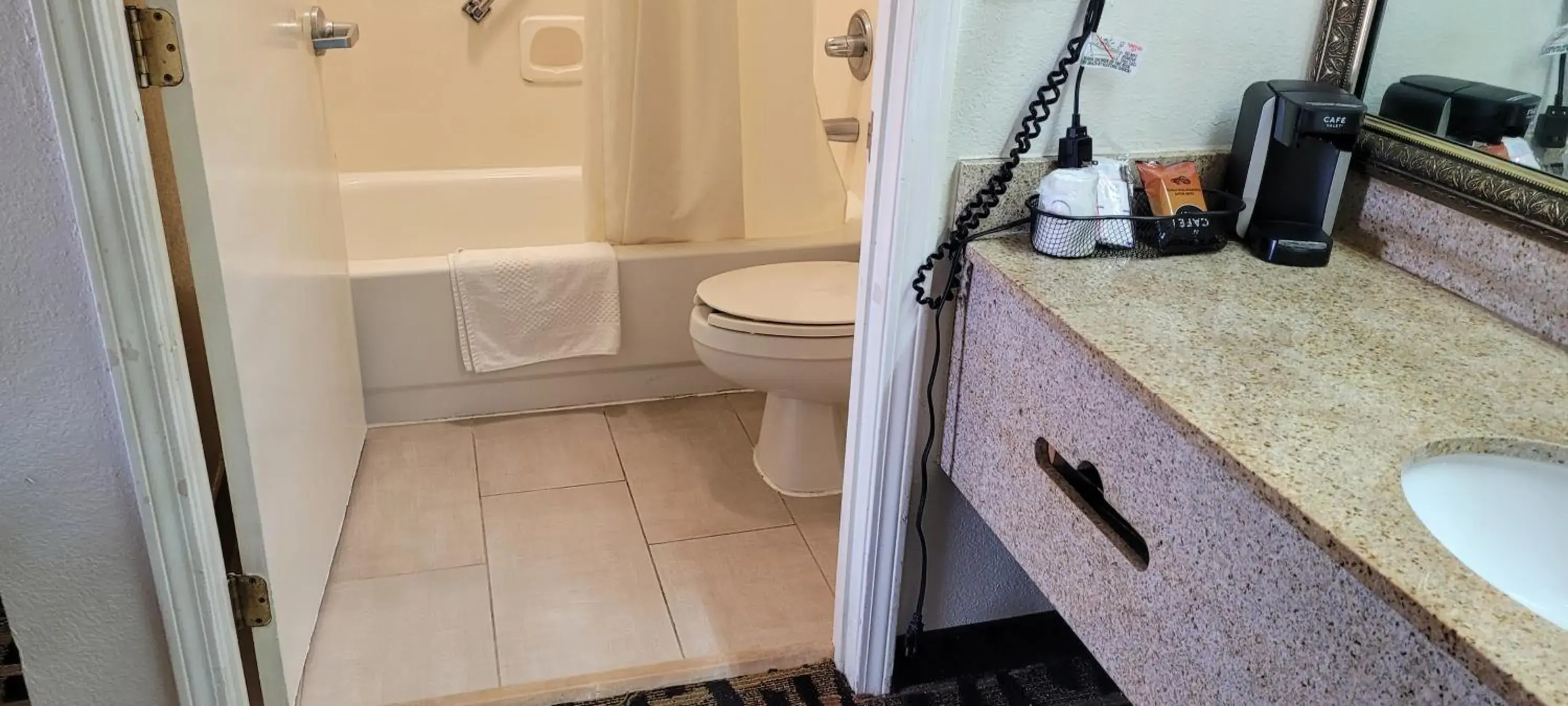 Suite - Smoking in Motel 6 Jackson MS Southwest Suite - Smoking in Motel 6 Jackson MS Southwest