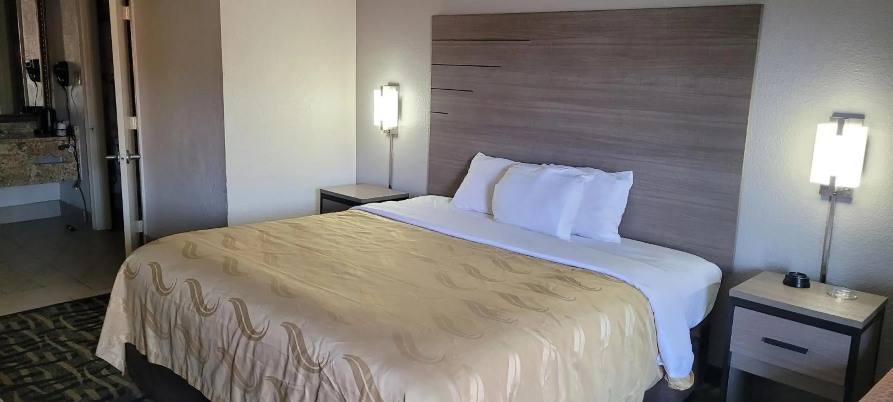 King Room - Disability Access - Smoking in Motel 6 Jackson MS Southwest King Room - Disability Access - Smoking in Motel 6 Jackson MS Southwest