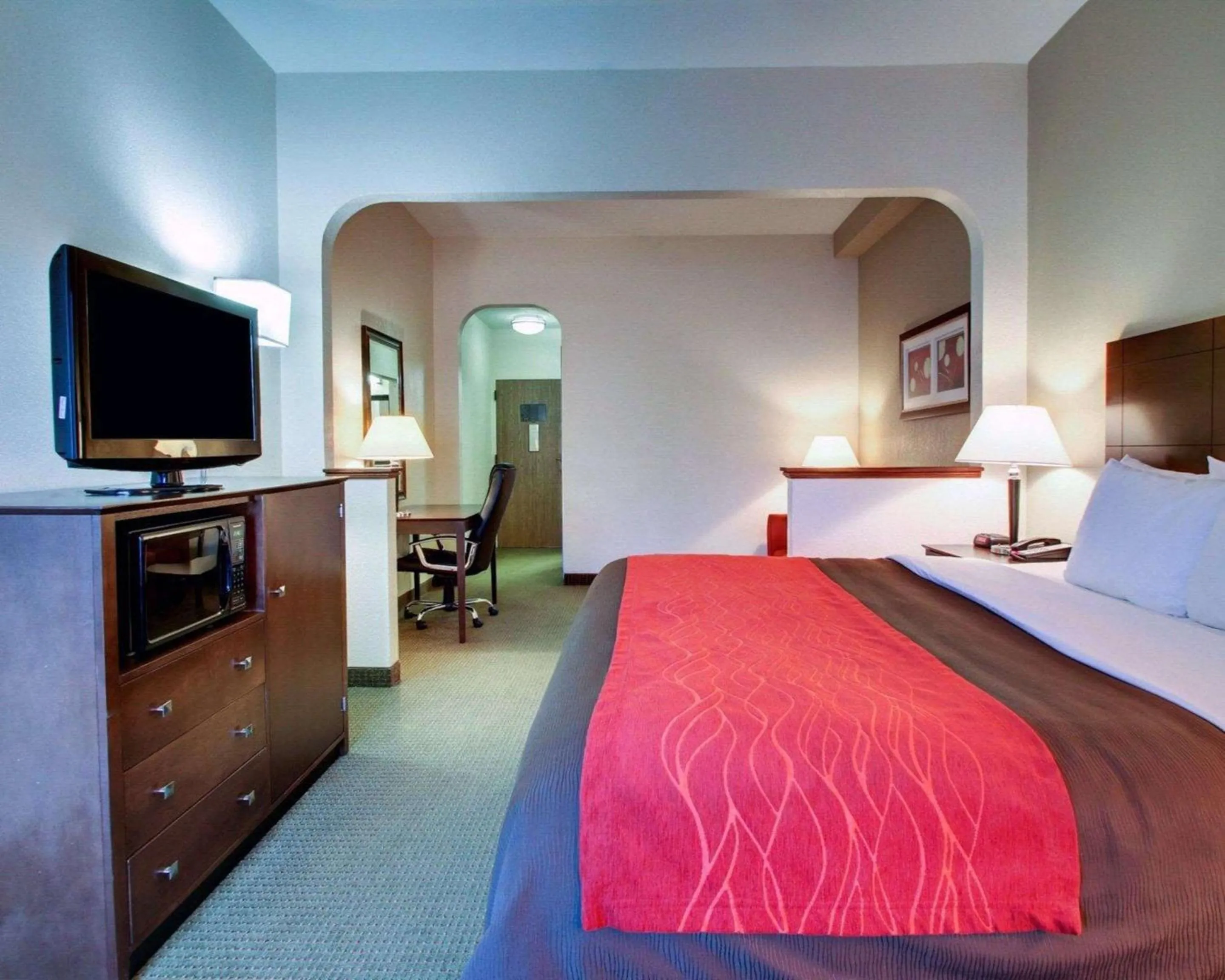 Photo of the whole room, Bed in Comfort Inn Moss Point Pascagoula