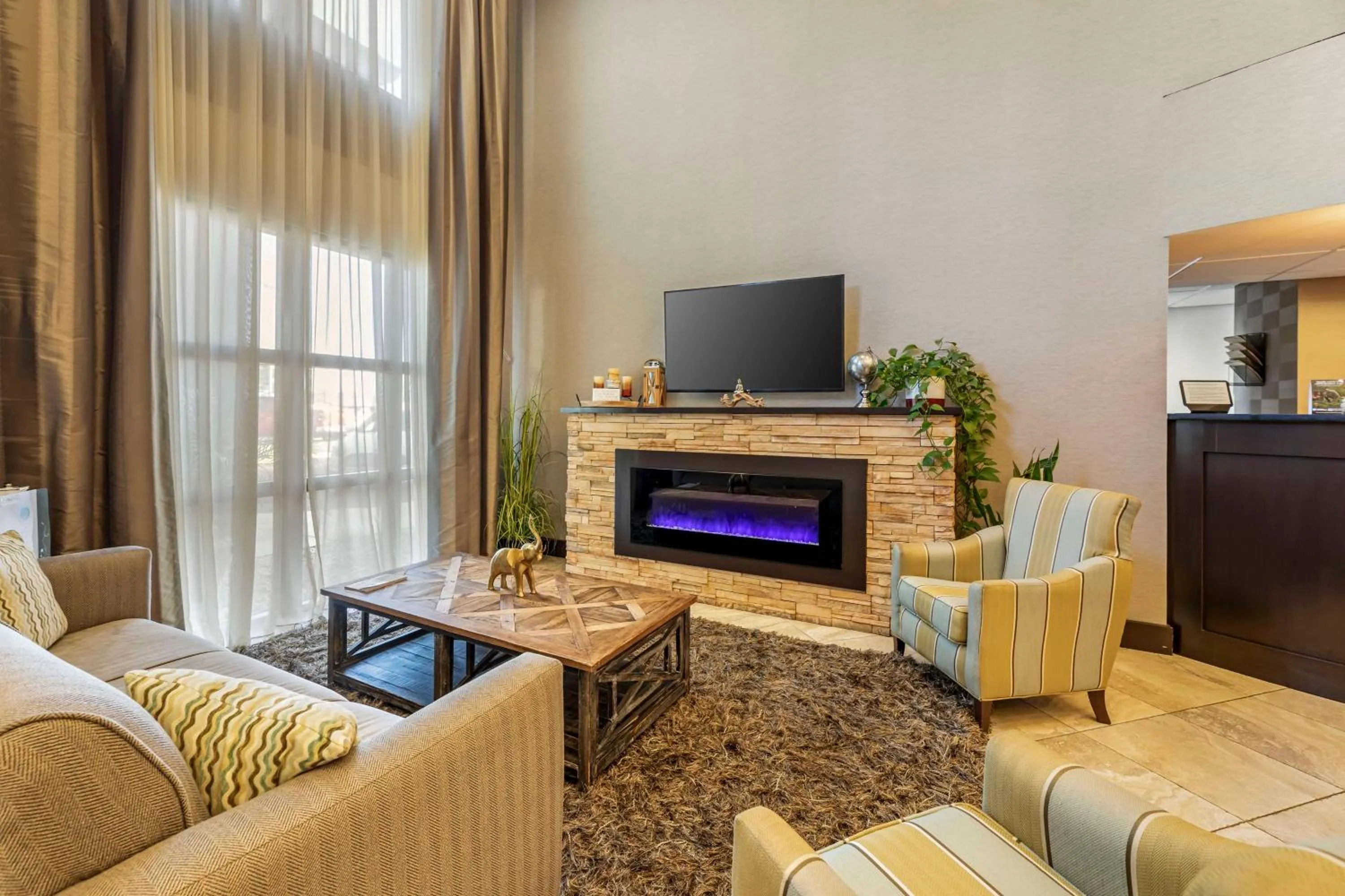 Lobby or reception in Best Western New Albany