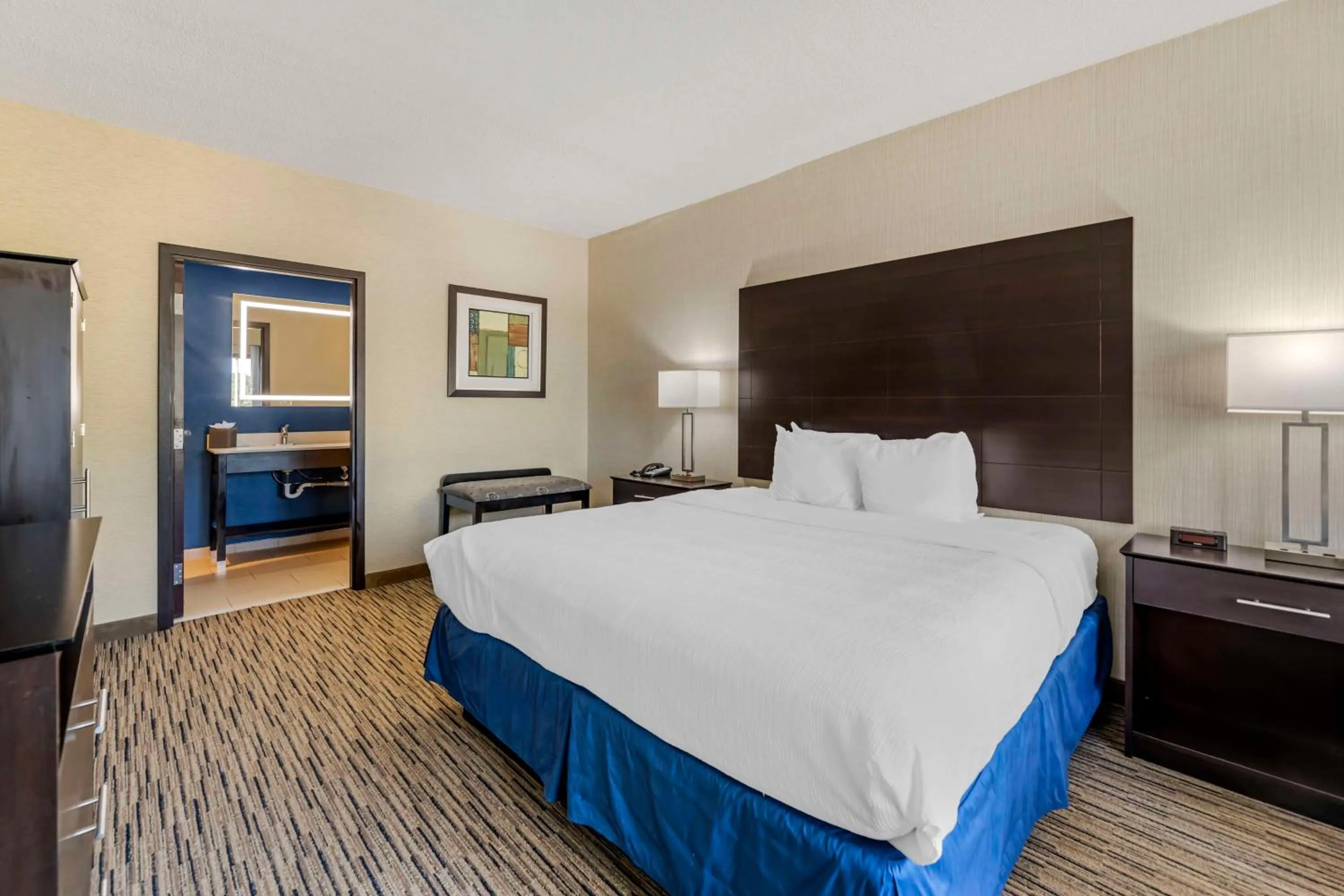 Bedroom, Bed in Best Western New Albany