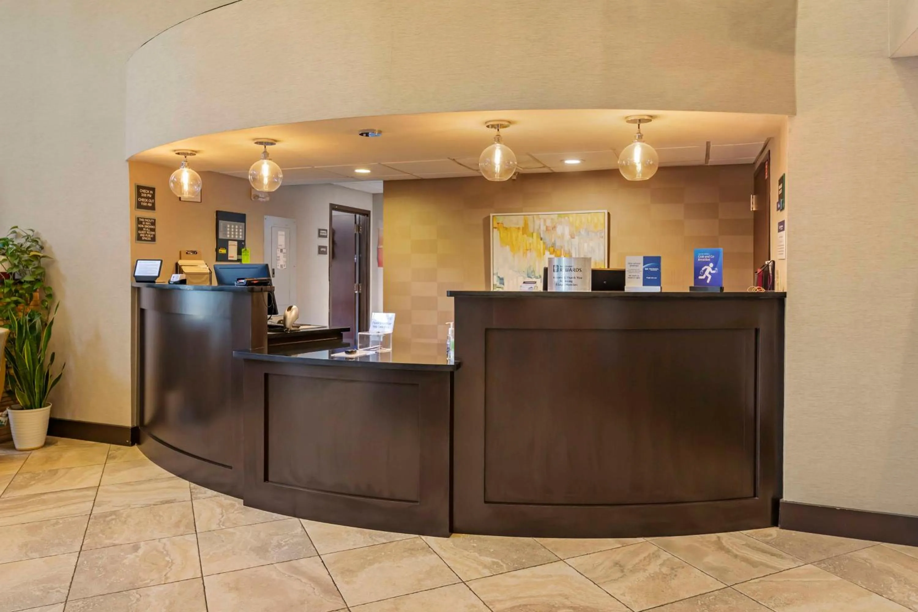 Lobby or reception in Best Western New Albany