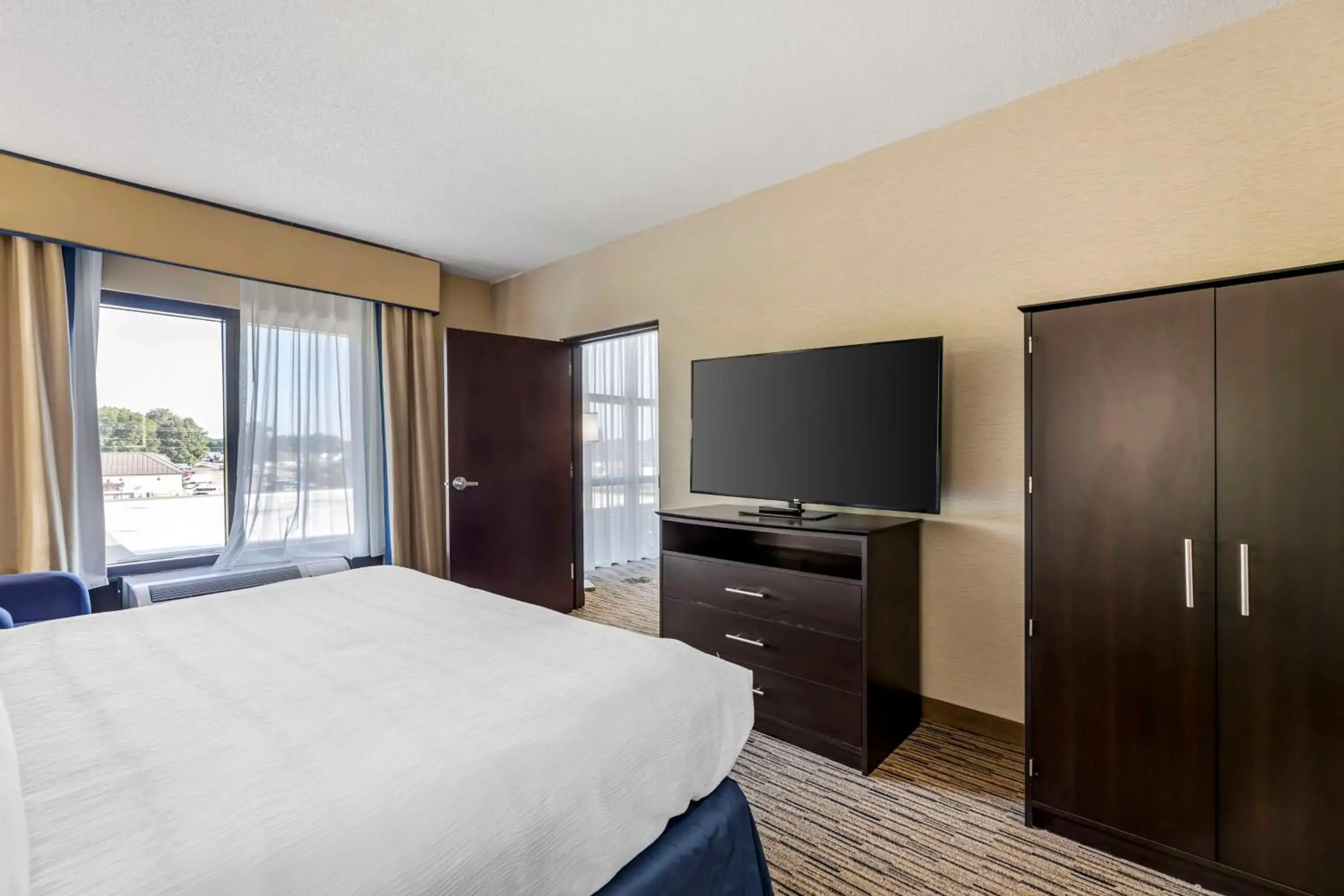 Bedroom, Bed in Best Western New Albany Bedroom, Bed in Best Western New Albany