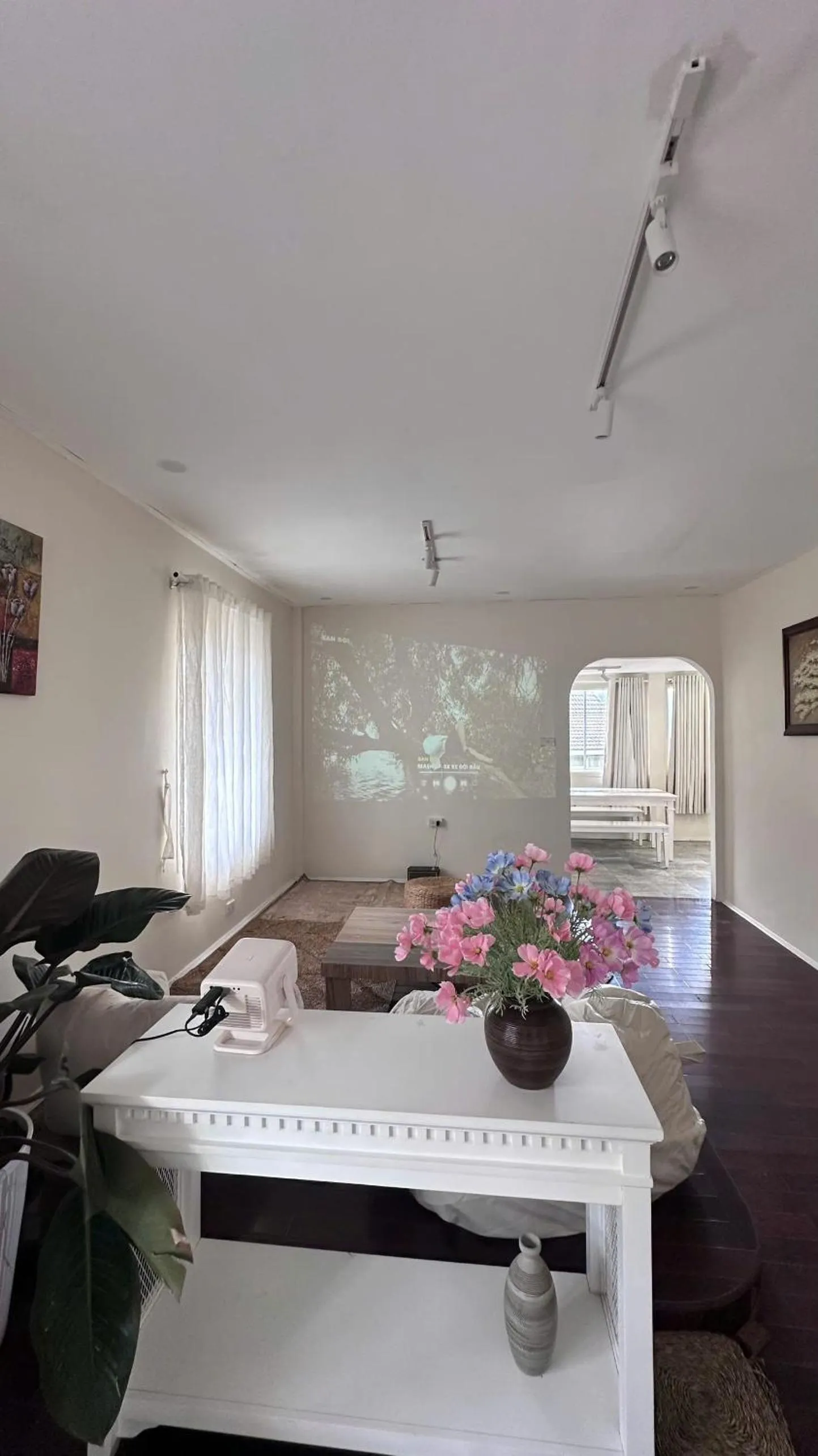 TV and multimedia in Ngàn Phố Studio & Love Hotel