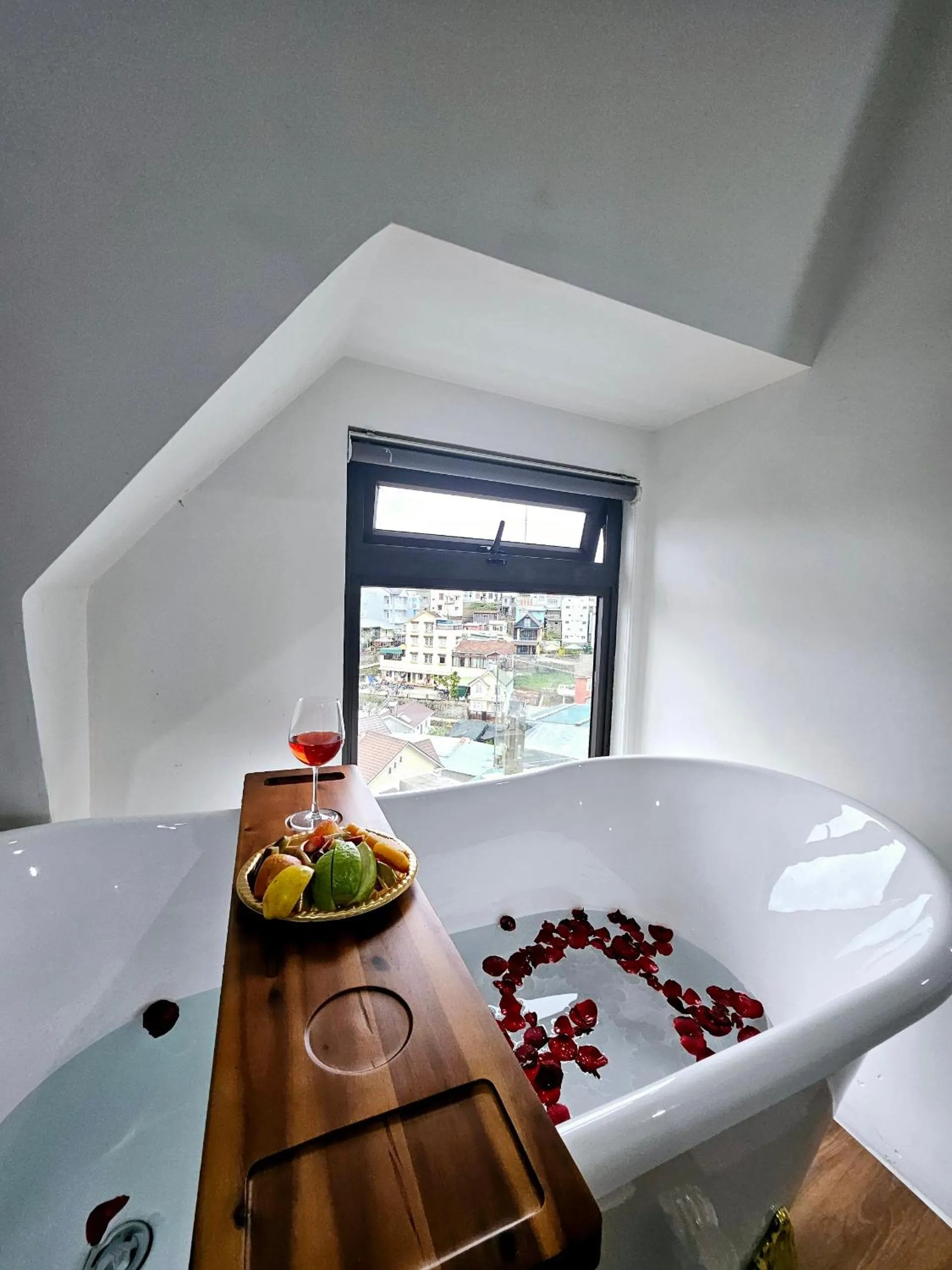 Bath in Ngàn Phố Studio & Love Hotel