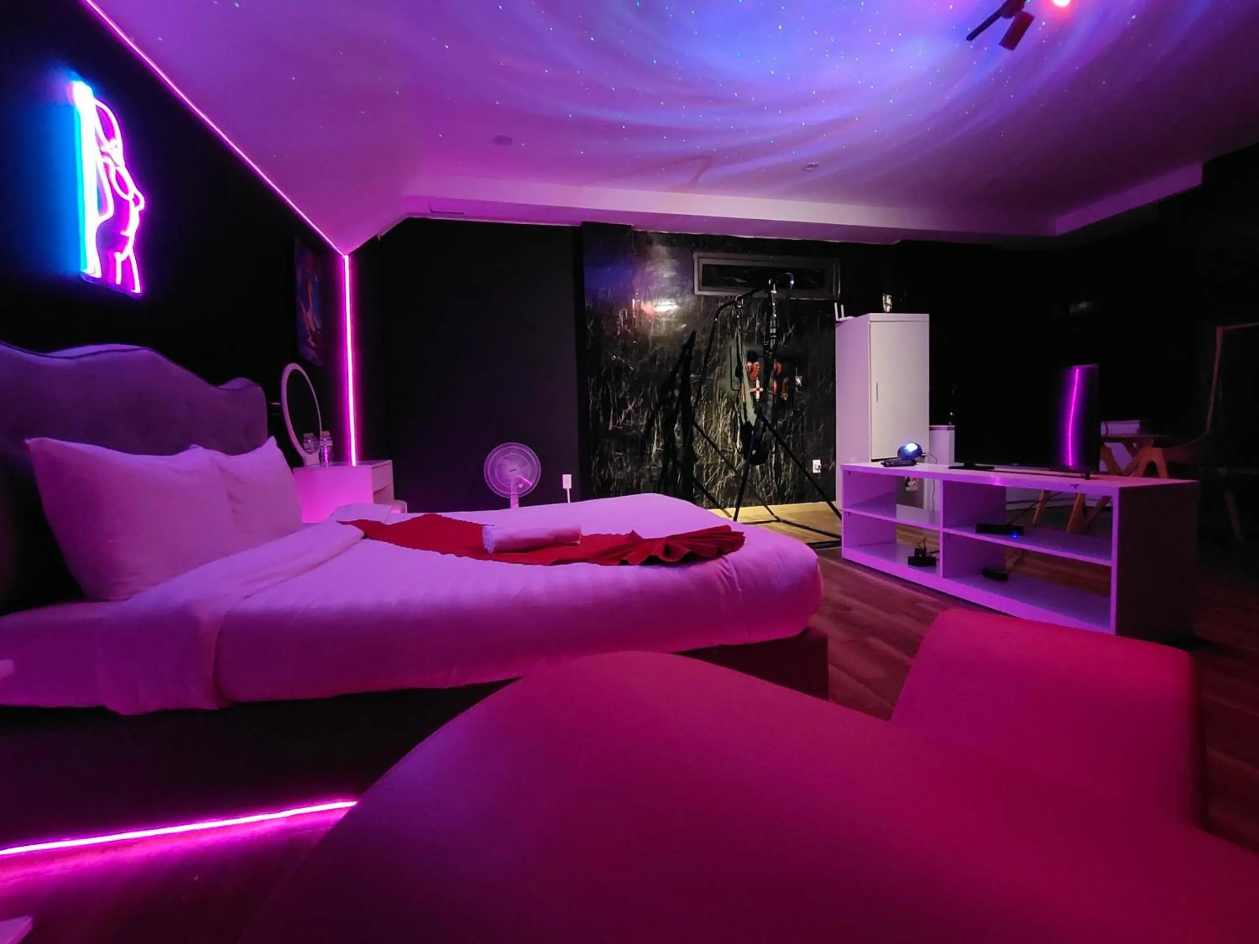 Bed in Ngàn Phố Studio & Love Hotel