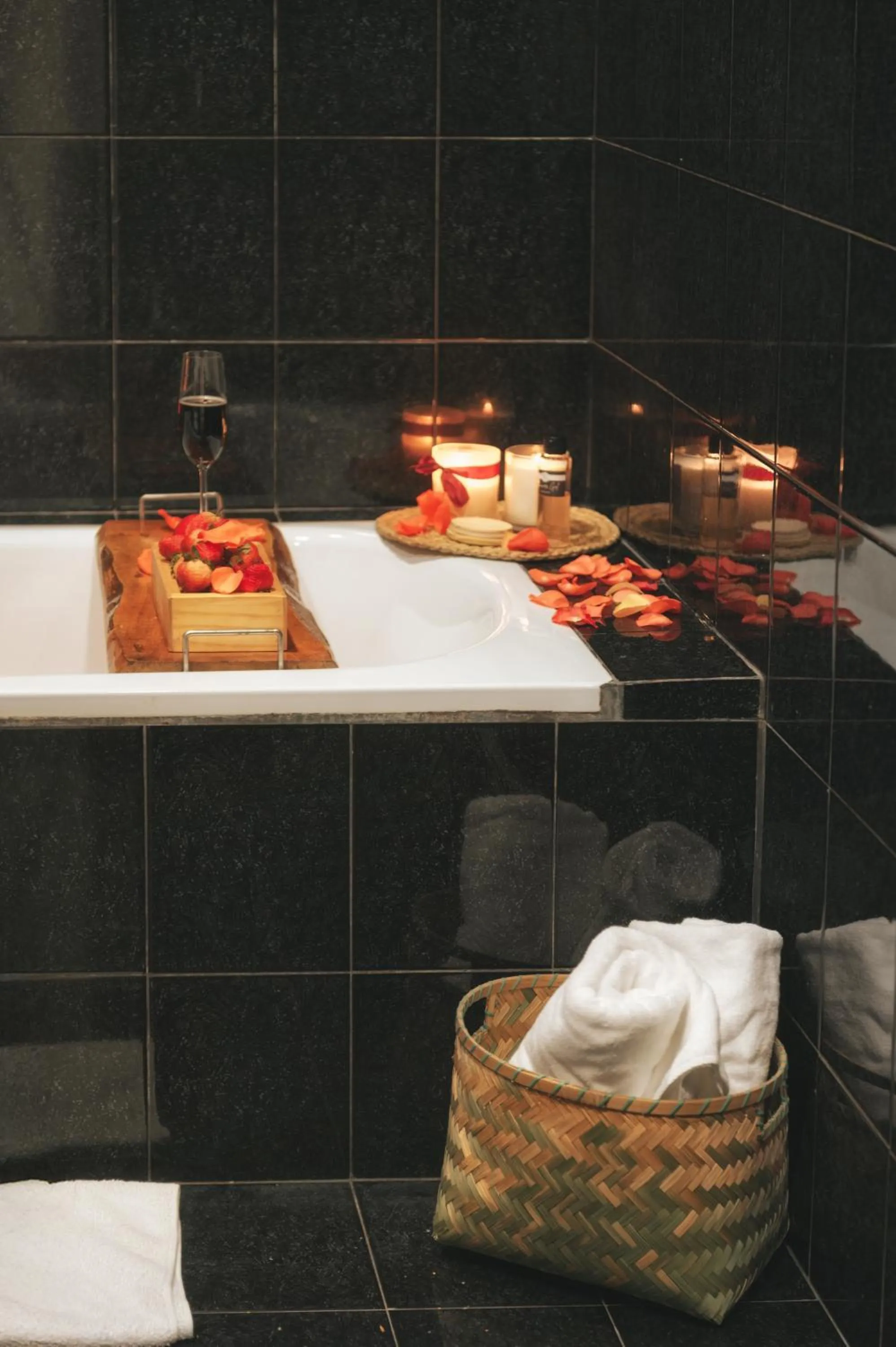 Bath in Ngàn Phố Studio & Love Hotel