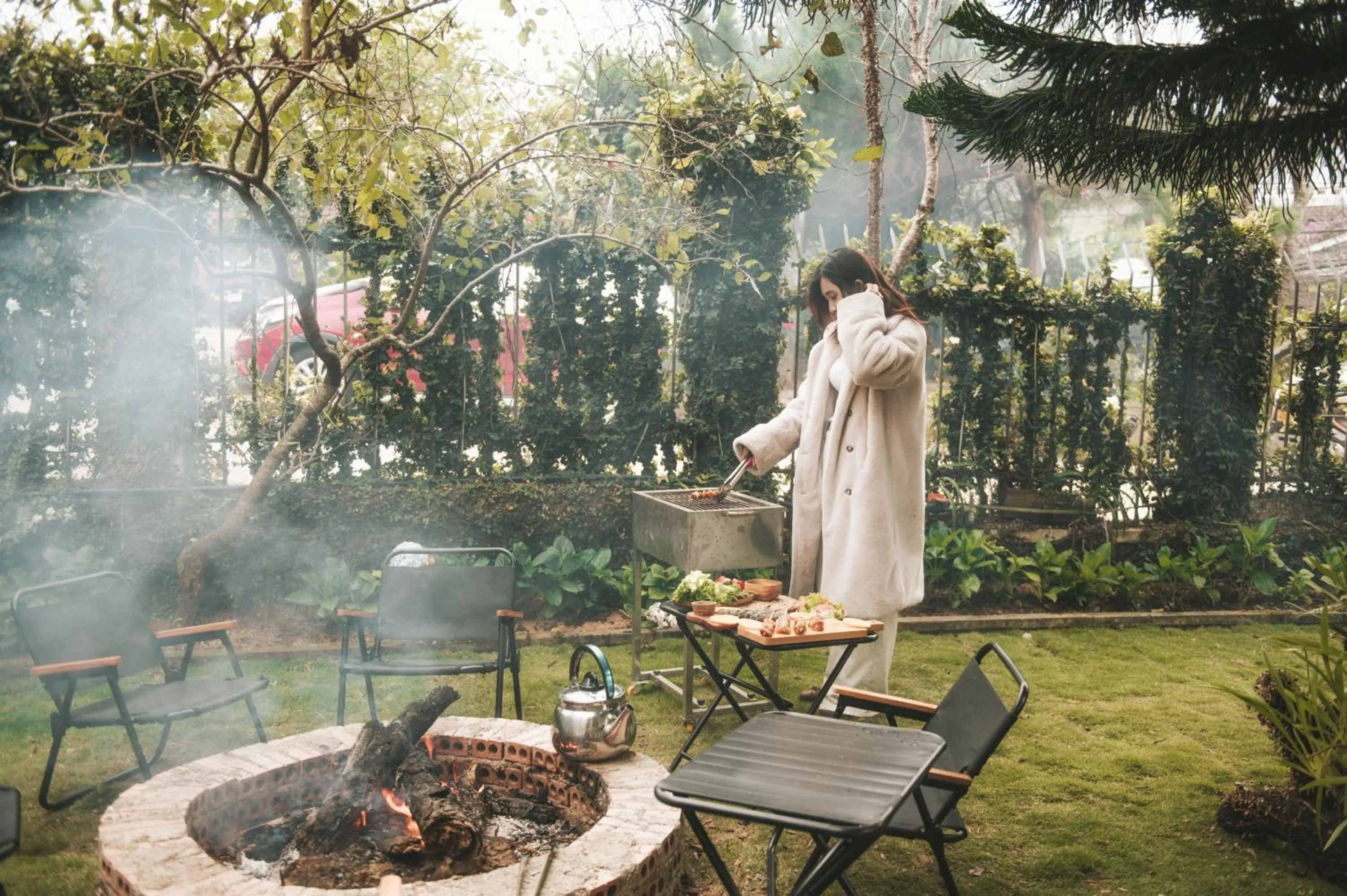 BBQ facilities in Ngàn Phố Studio & Love Hotel