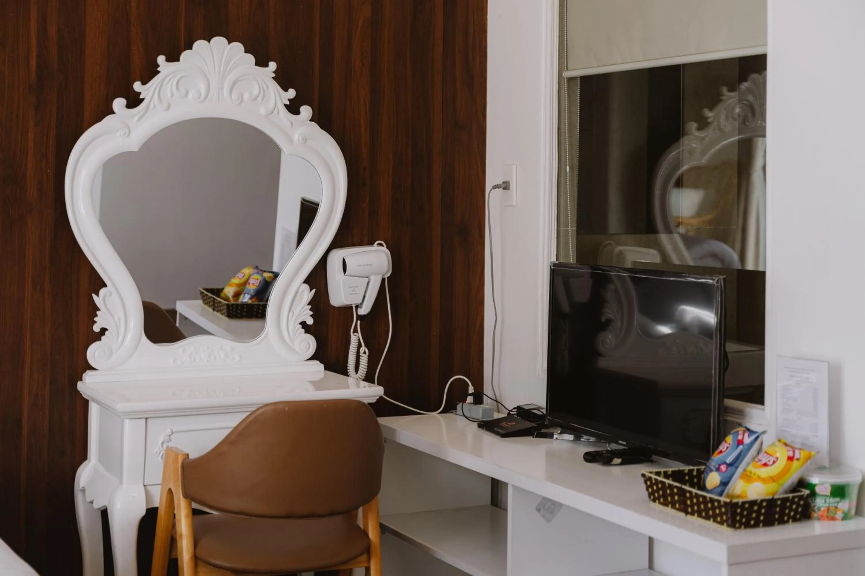 TV and multimedia in Ngàn Phố Studio & Love Hotel