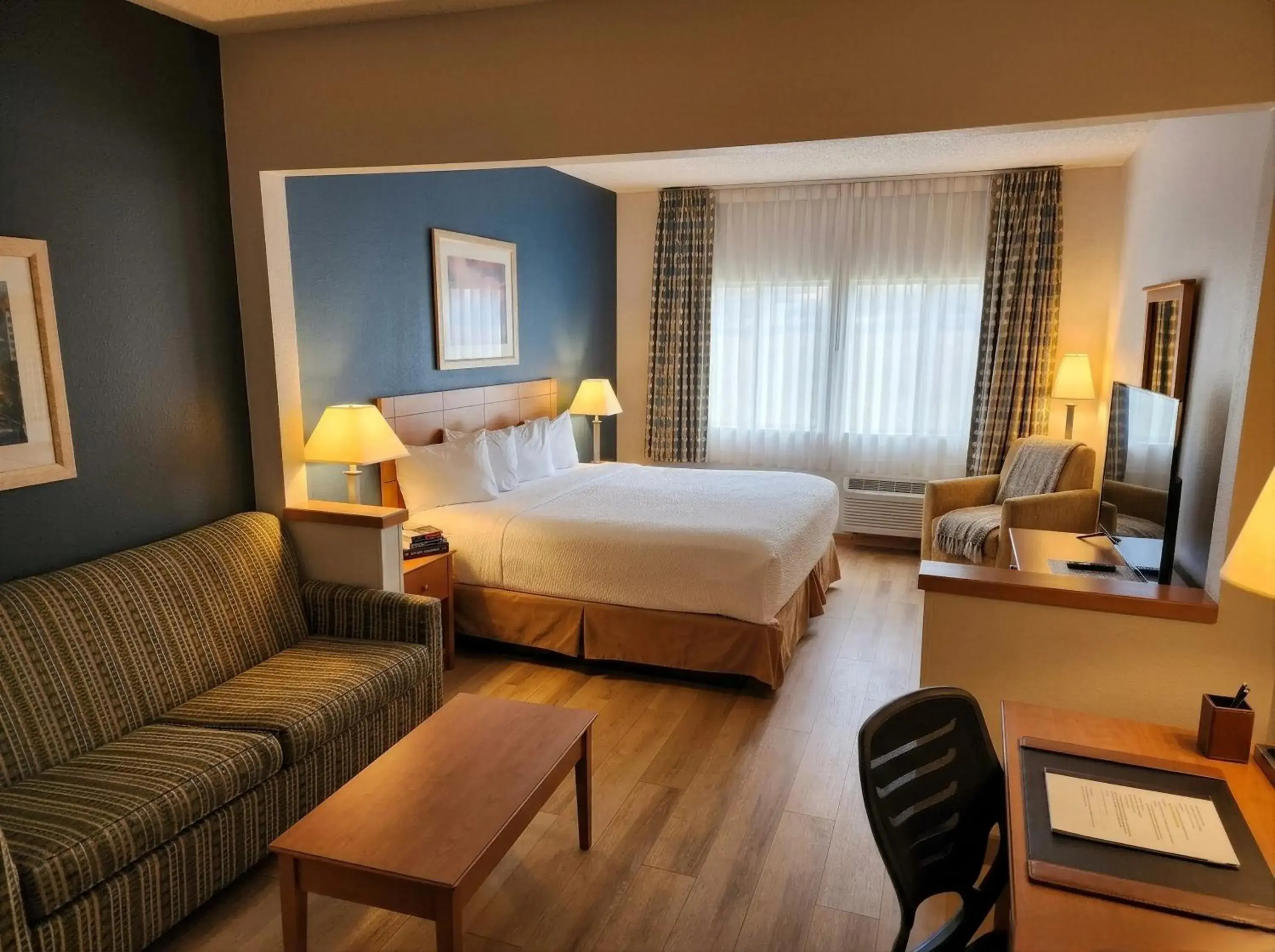 Photo of the whole room, Bed in Baymont by Wyndham Helena Photo of the whole room, Bed in Baymont by Wyndham Helena