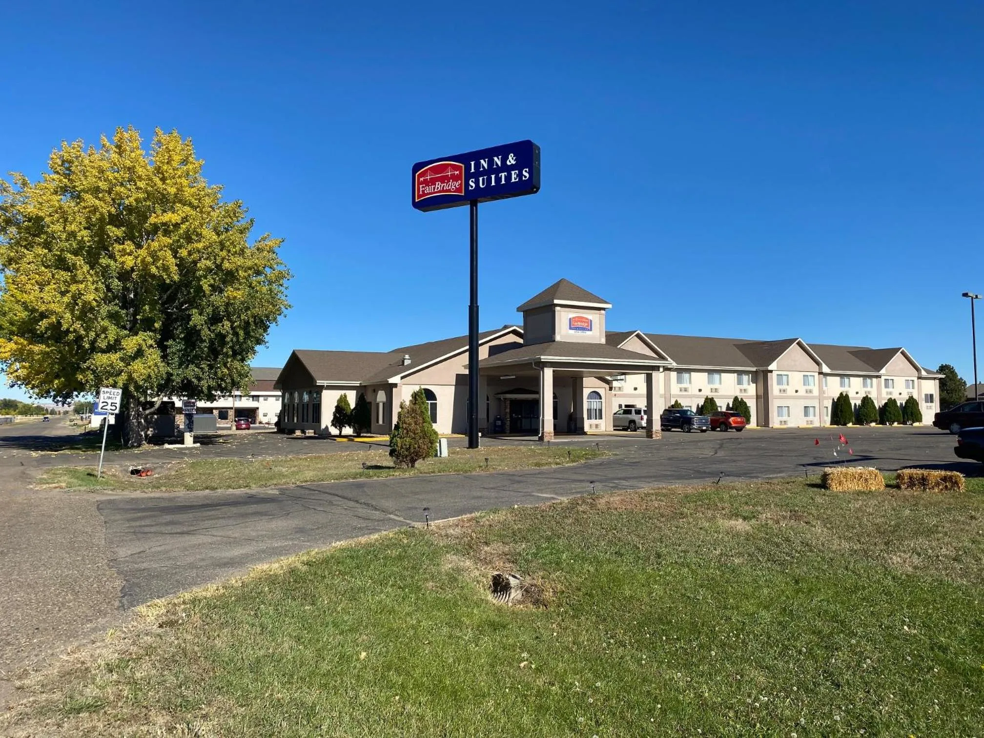 Property building in FairBridge Inn & Suites Glendive