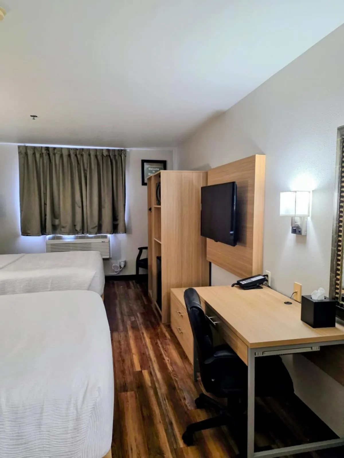 Bedroom, Bed in Baymont by Wyndham Missoula