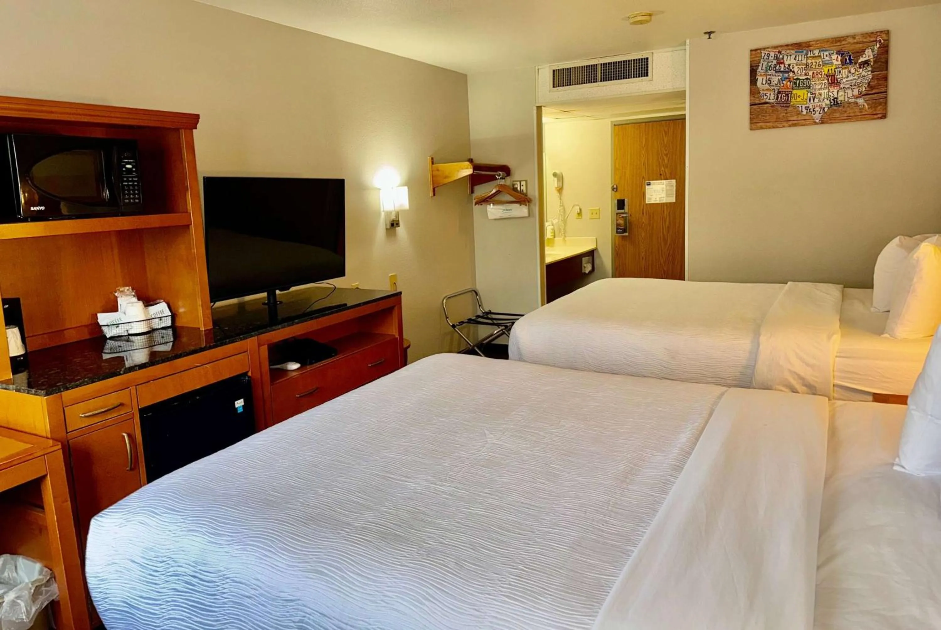 Photo of the whole room, Bed in Baymont by Wyndham Missoula