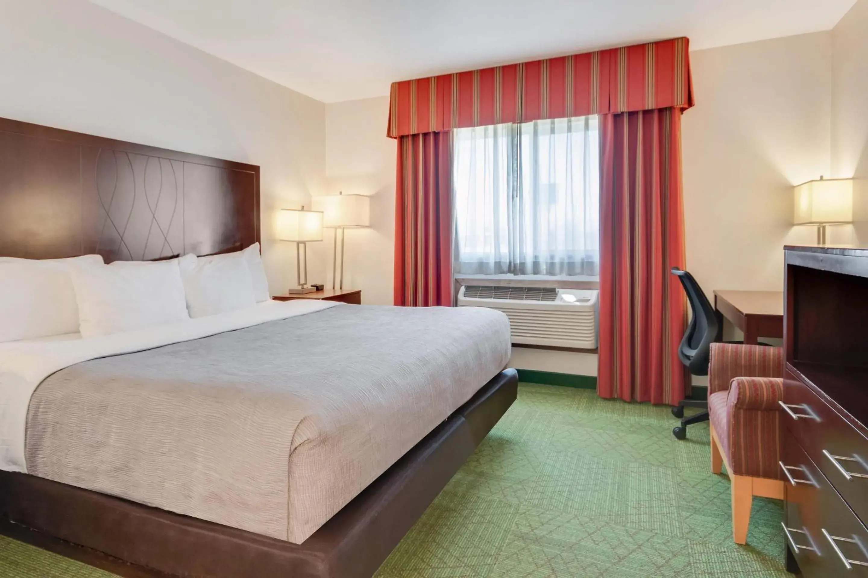 Bedroom, Bed in Quality Inn Belgrade - Bozeman Yellowstone Airport Bedroom, Bed in Quality Inn Belgrade - Bozeman Yellowstone Airport