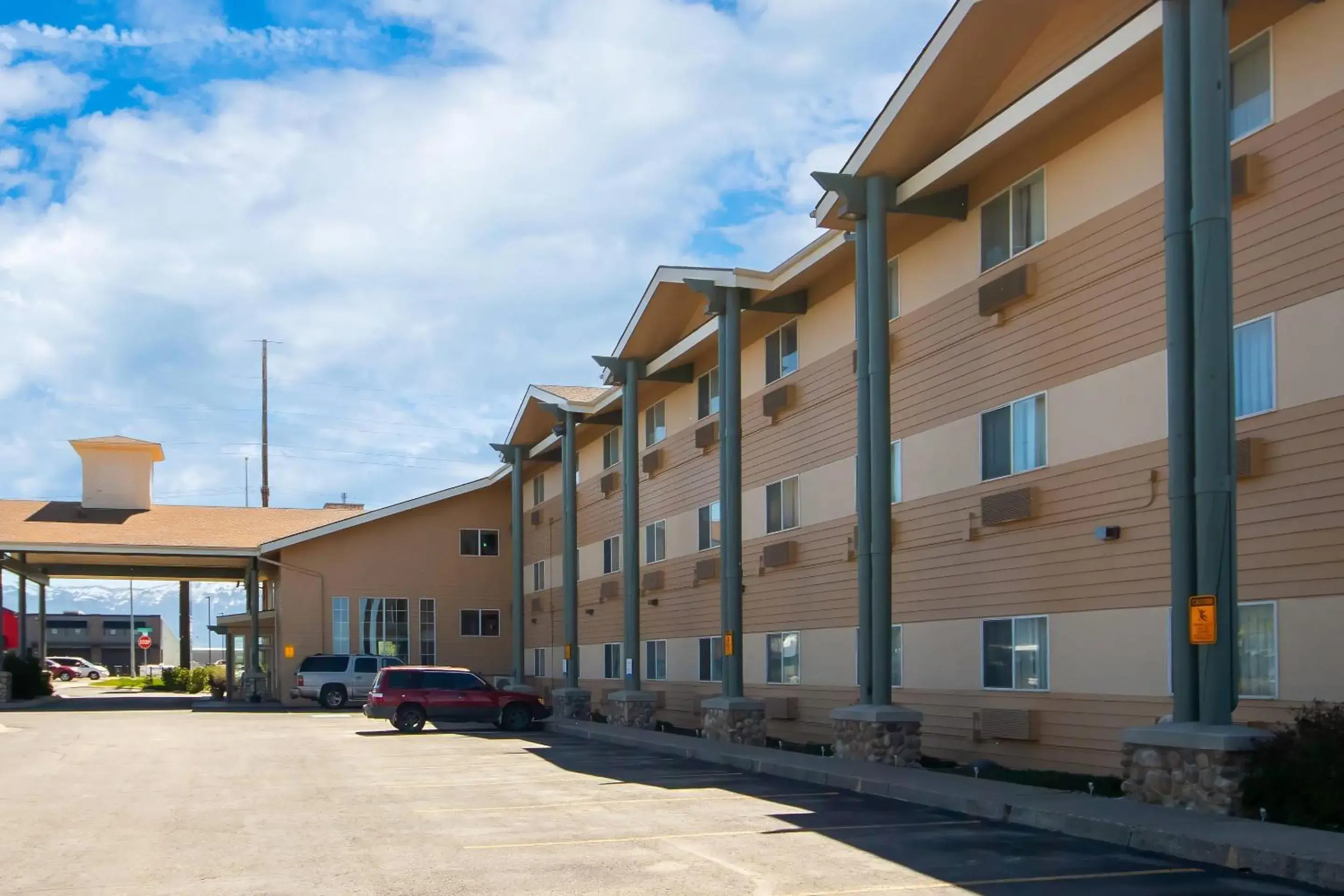 Property building in Quality Inn Belgrade - Bozeman Yellowstone Airport Property building in Quality Inn Belgrade - Bozeman Yellowstone Airport