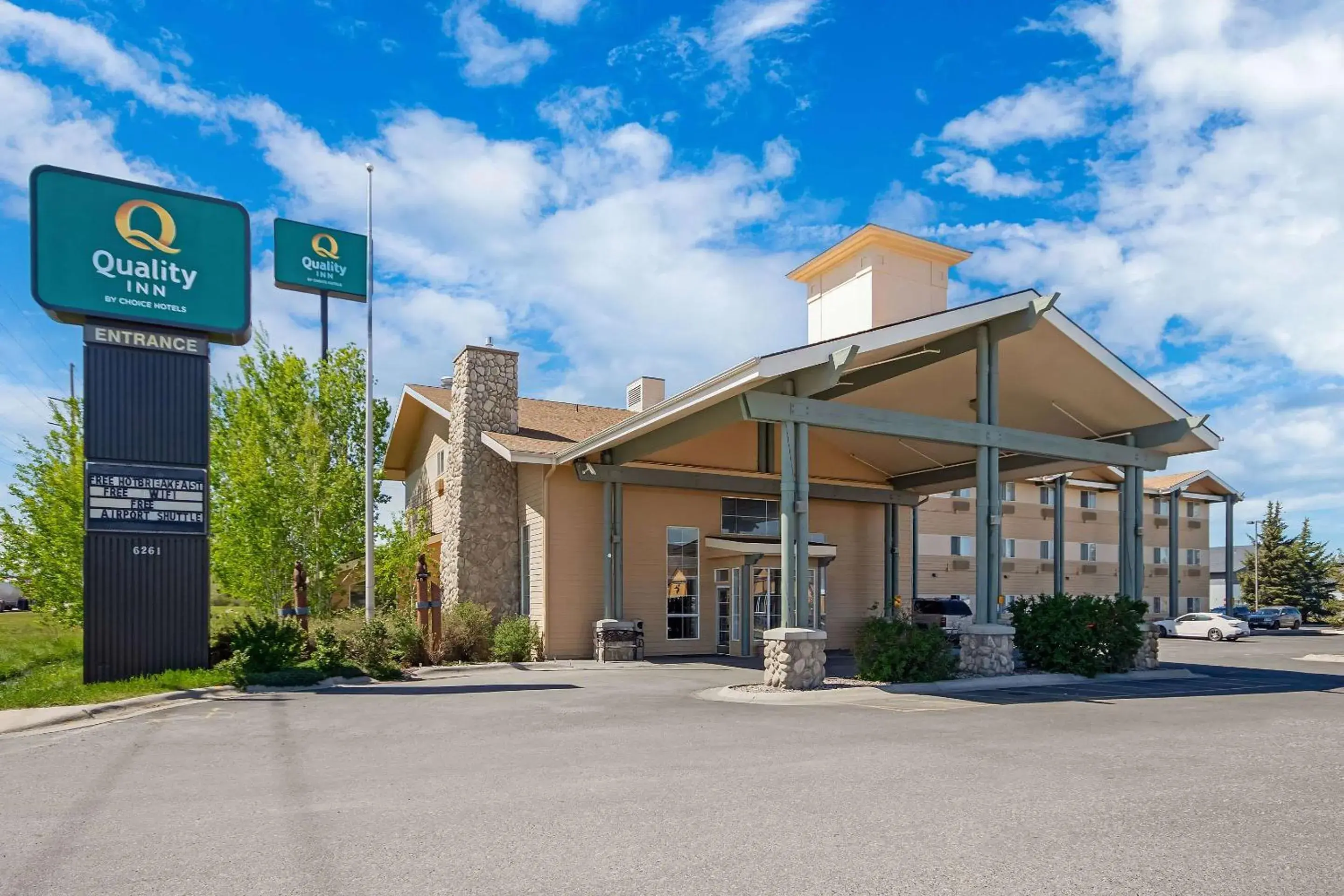 Property building in Quality Inn Belgrade - Bozeman Yellowstone Airport Property building in Quality Inn Belgrade - Bozeman Yellowstone Airport