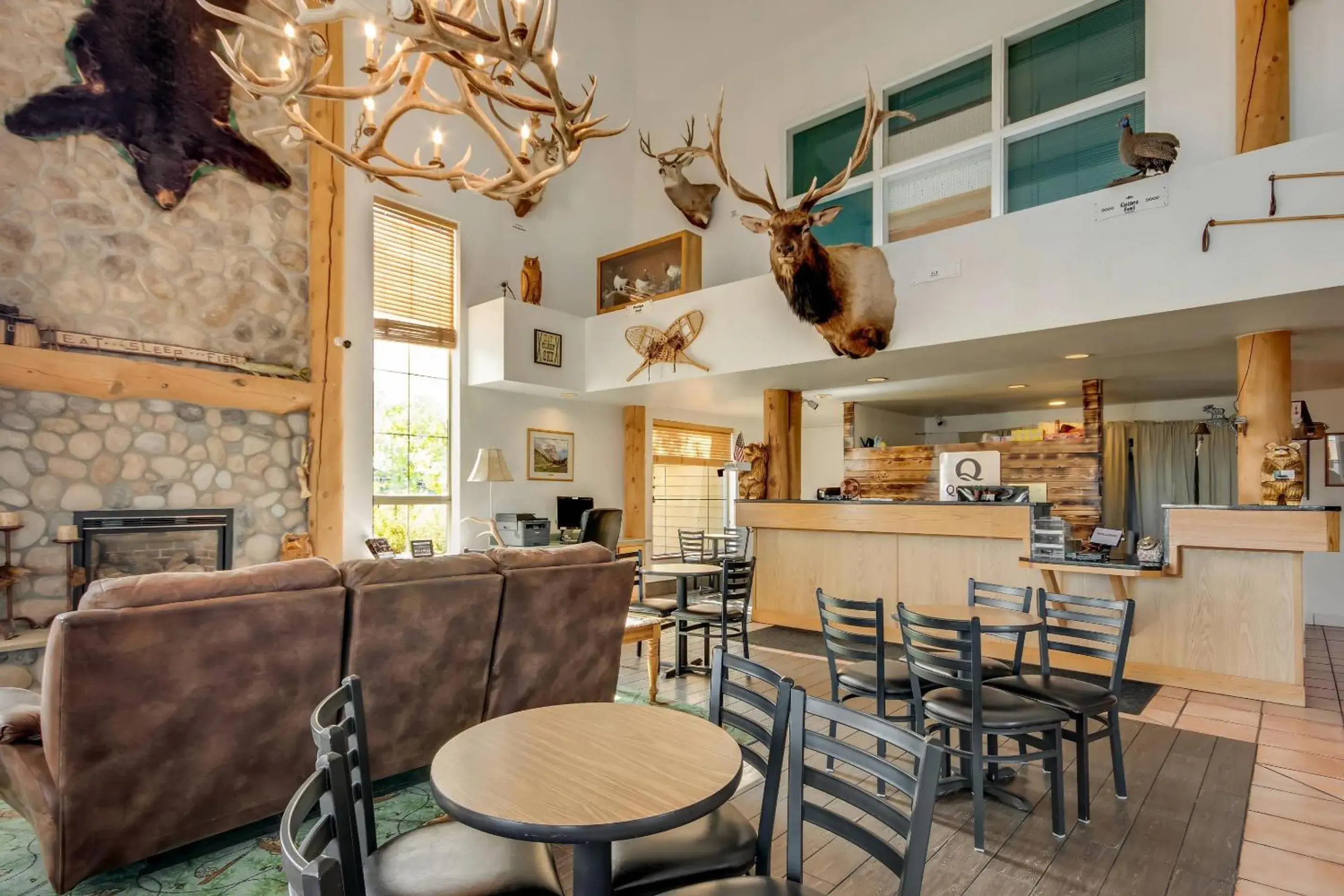 Lobby or reception in Quality Inn Belgrade - Bozeman Yellowstone Airport Lobby or reception in Quality Inn Belgrade - Bozeman Yellowstone Airport