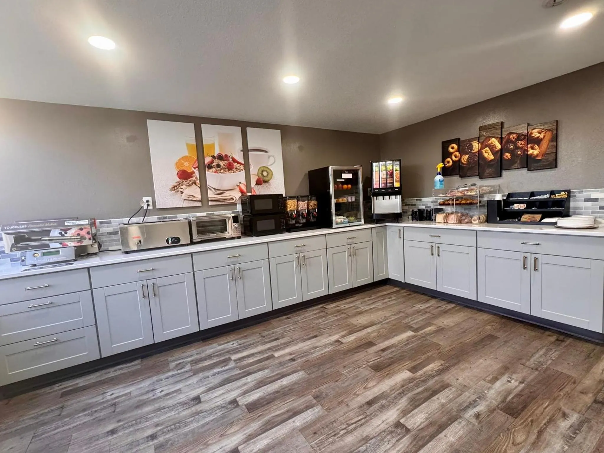 Breakfast in Baymont by Wyndham Great Falls City Center