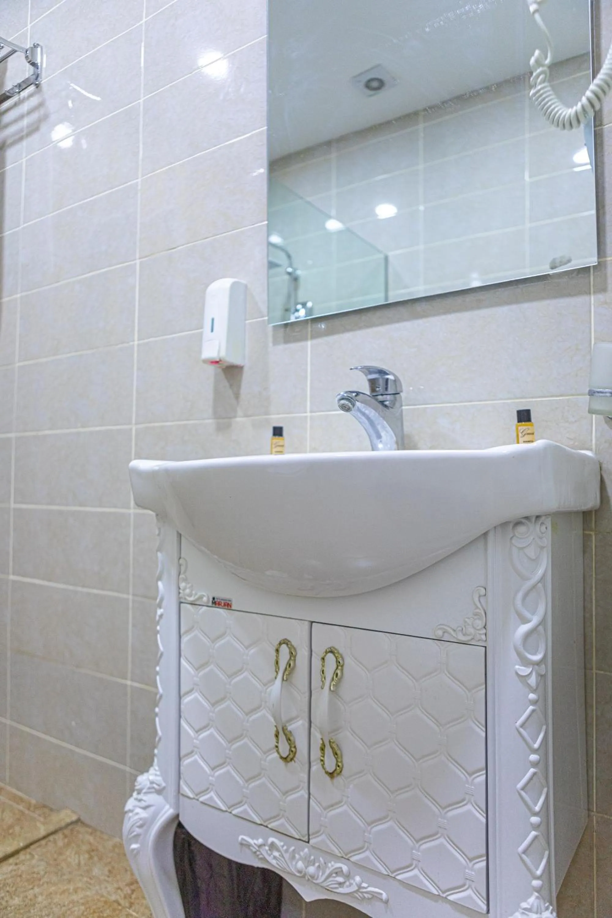Bathroom in Salam Baku Hotel (SBH)