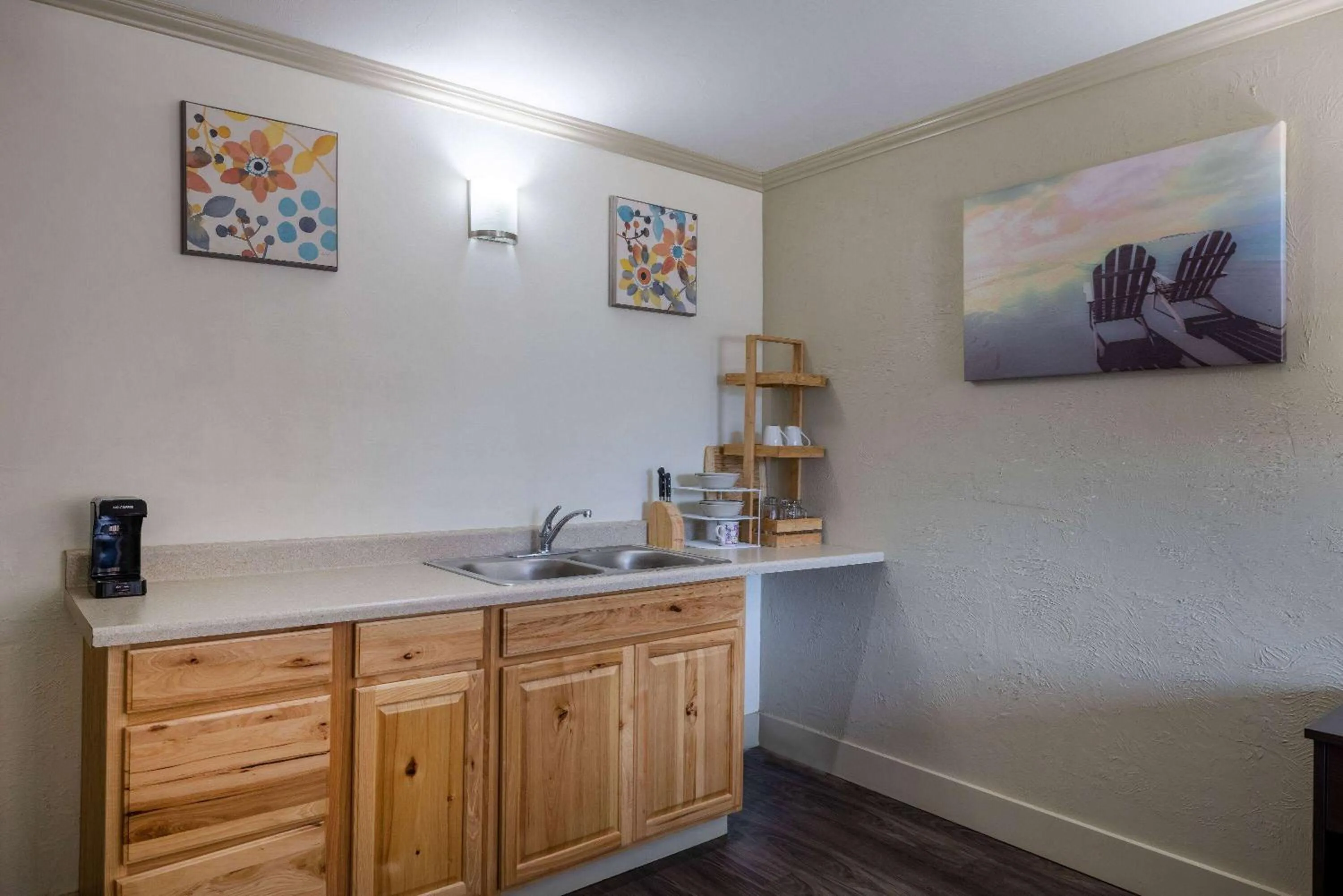 Bed in Travelodge by Wyndham Livingston