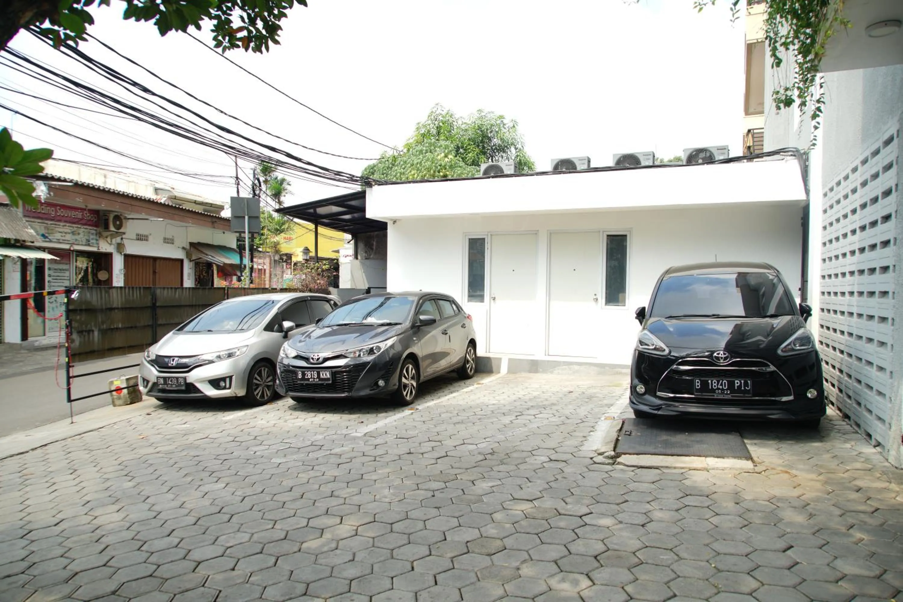 Facade/entrance, Property Building in Residence T63