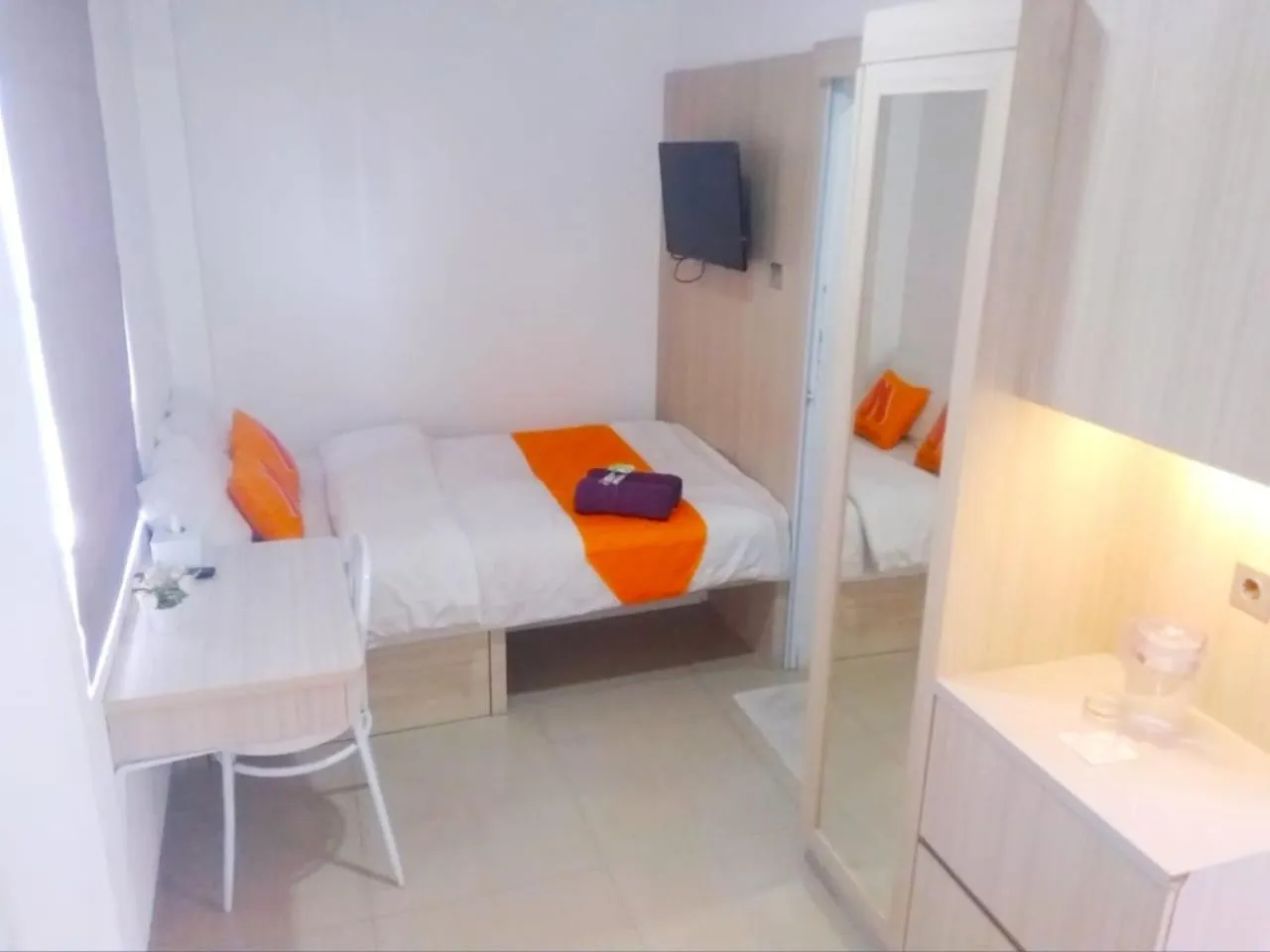 TV/Entertainment Center in Residence T63