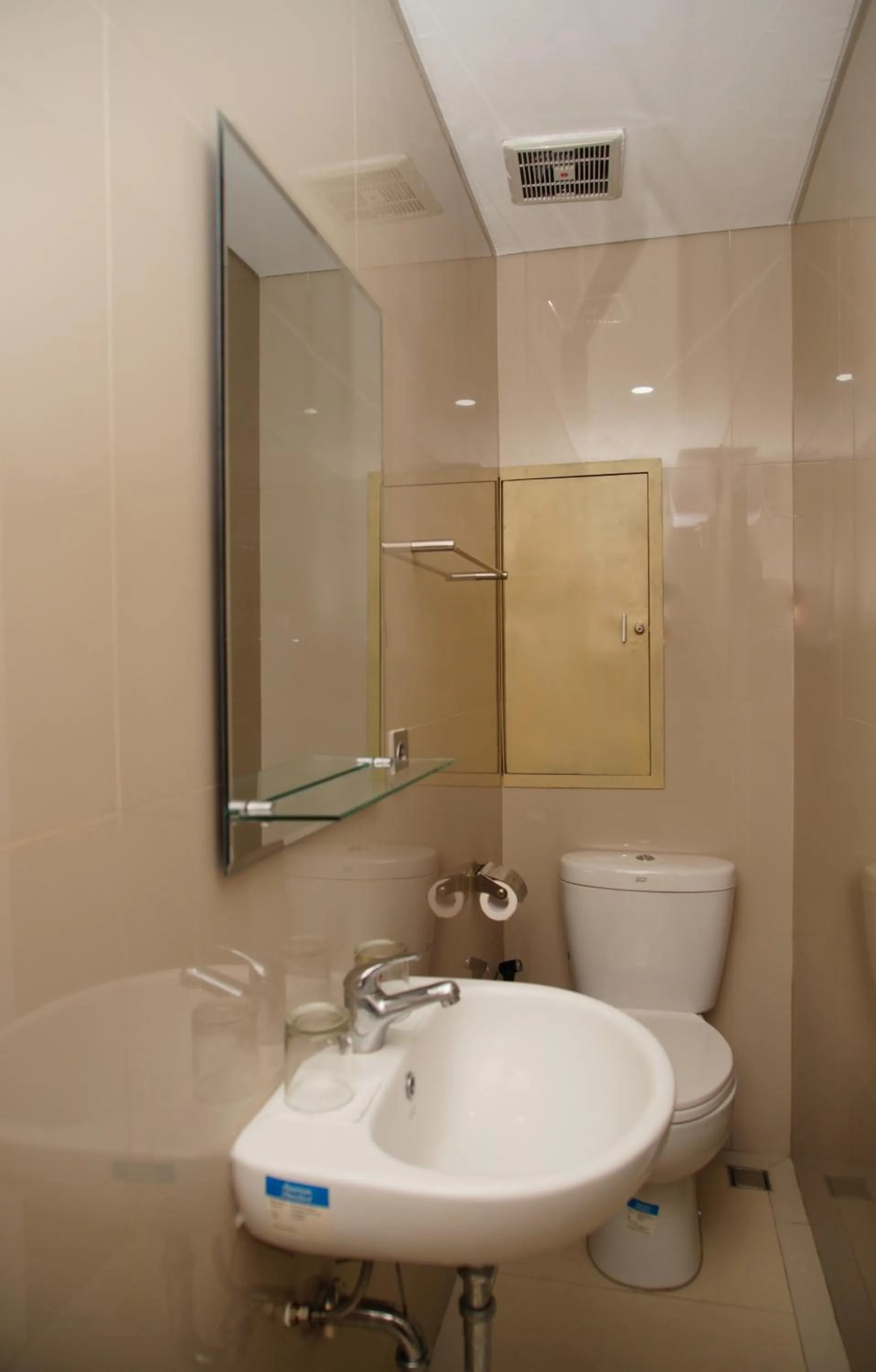 Shower, Bathroom in Residence T63