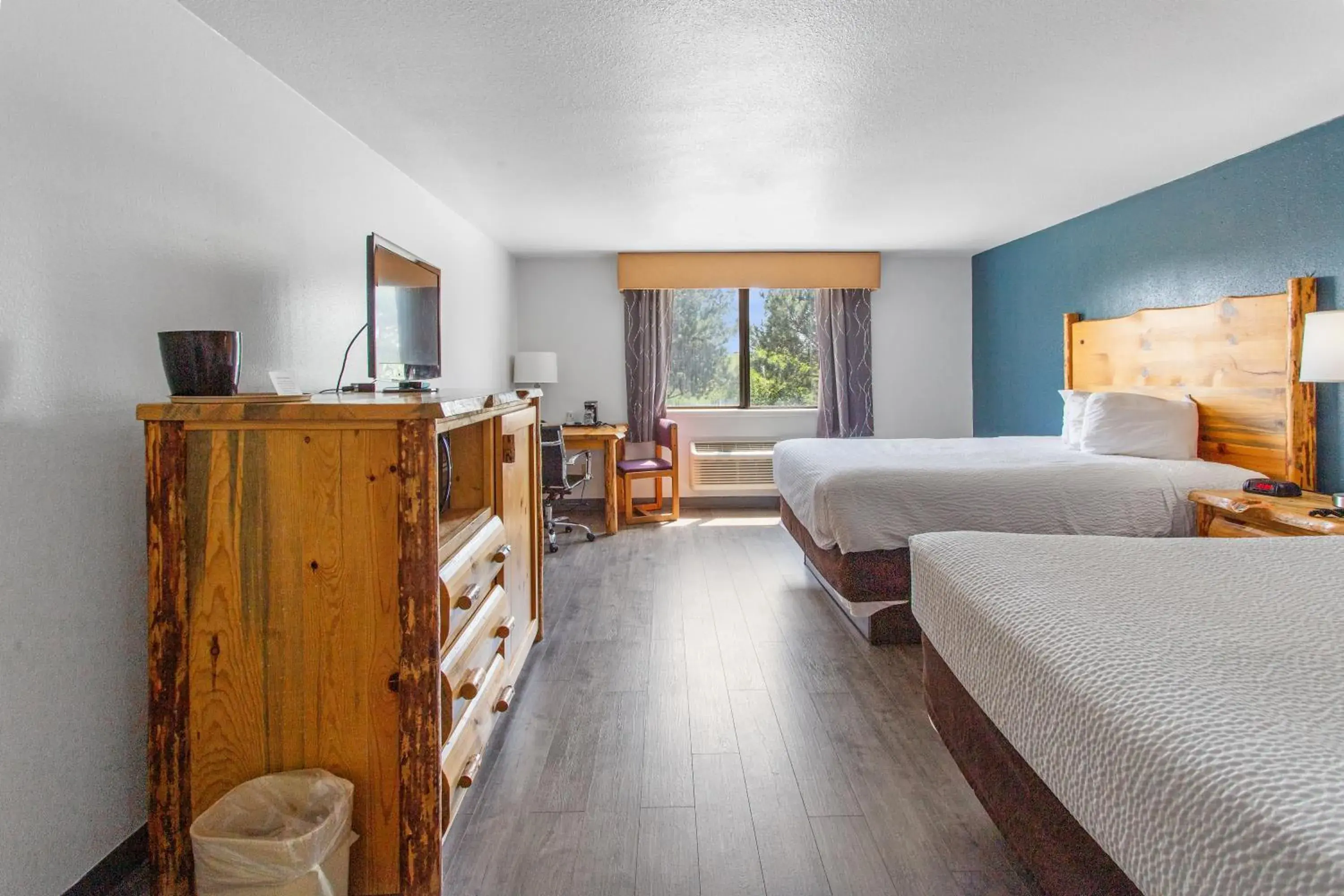 Bed in Studio 6 Suites Butte MT I-90 I-15 Bed in Studio 6 Suites Butte MT I-90 I-15