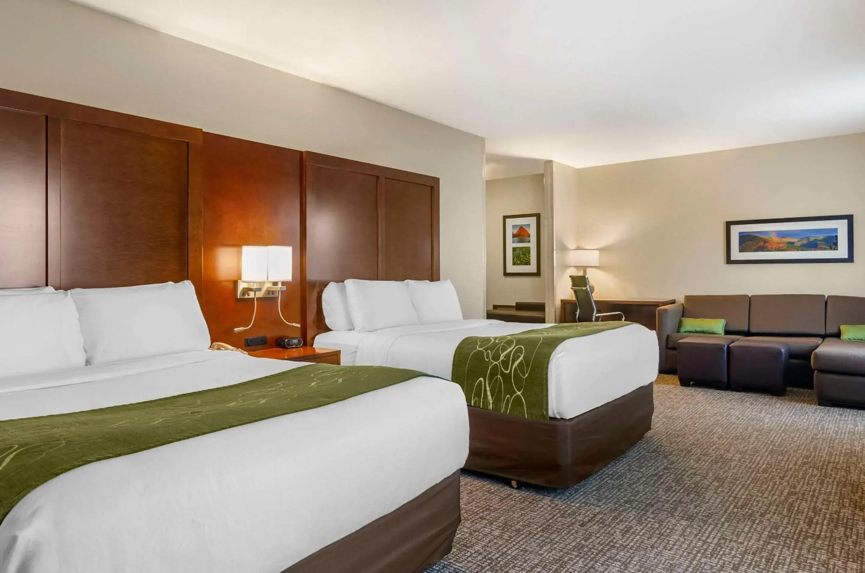 Standard Queen Suite with Two Queen Beds and Bathtub - Accessible/Non-Smoking in Comfort Suites Helena Airport Standard Queen Suite with Two Queen Beds and Bathtub - Accessible/Non-Smoking in Comfort Suites Helena Airport