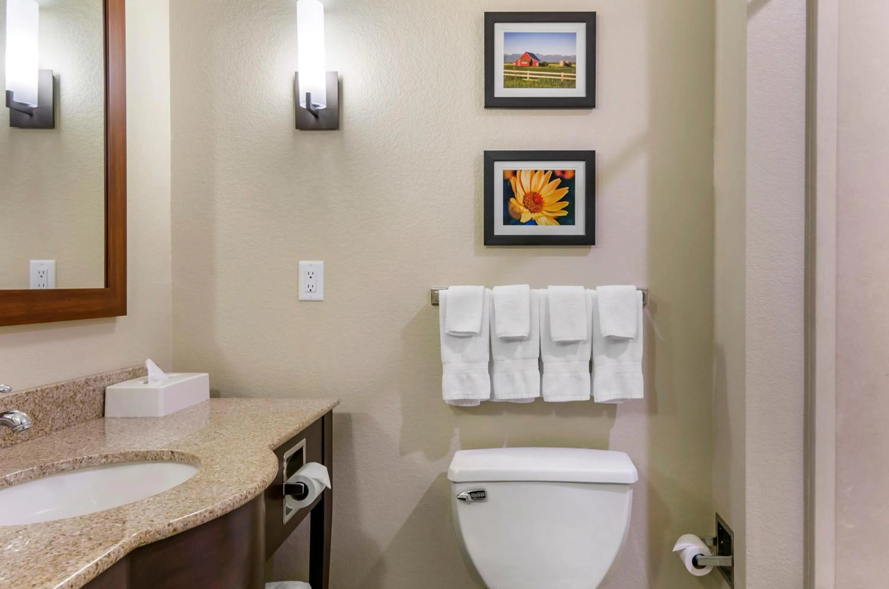Bathroom in Comfort Suites Helena Airport