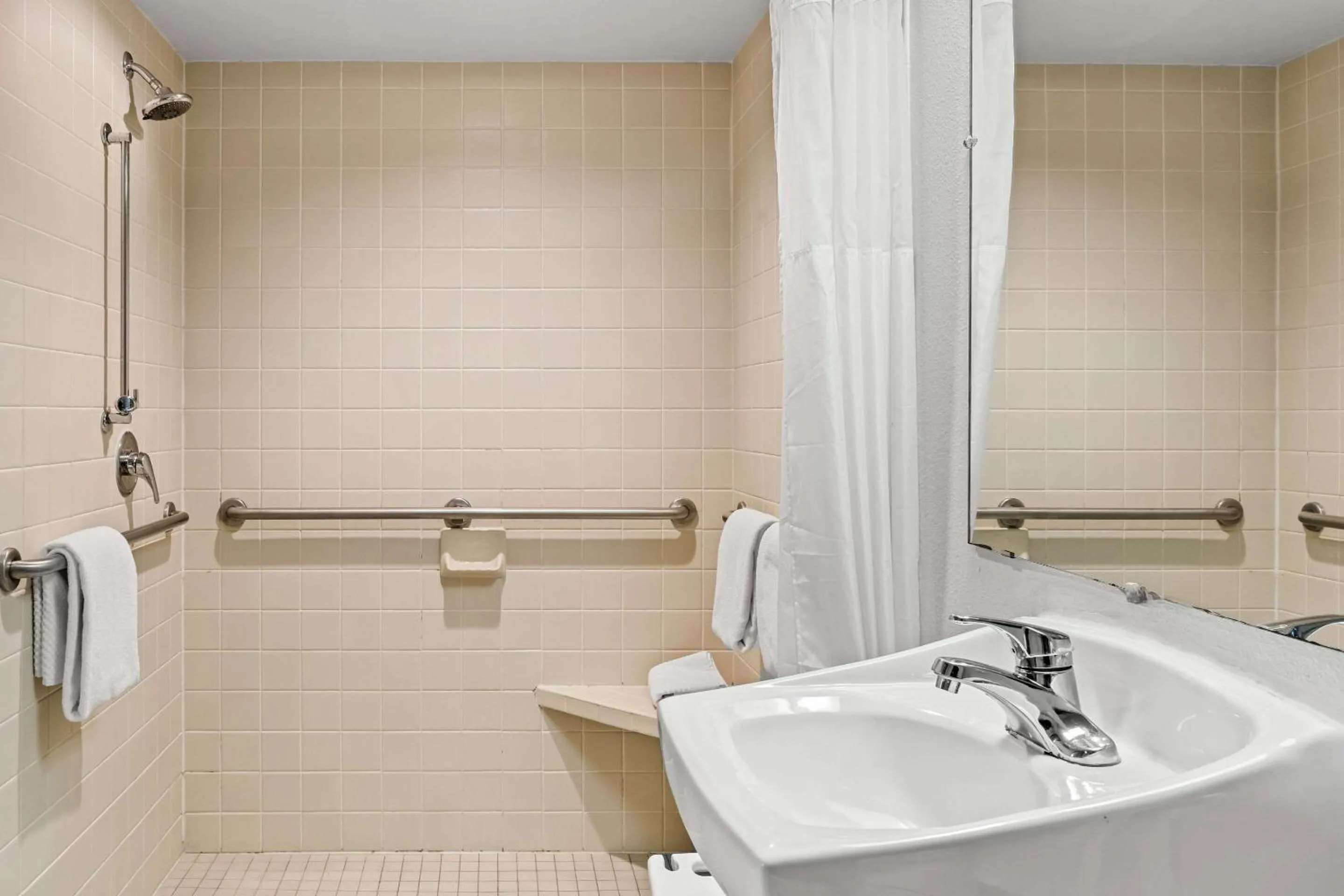 Bathroom in FairBridge Inn Express Billings Airport