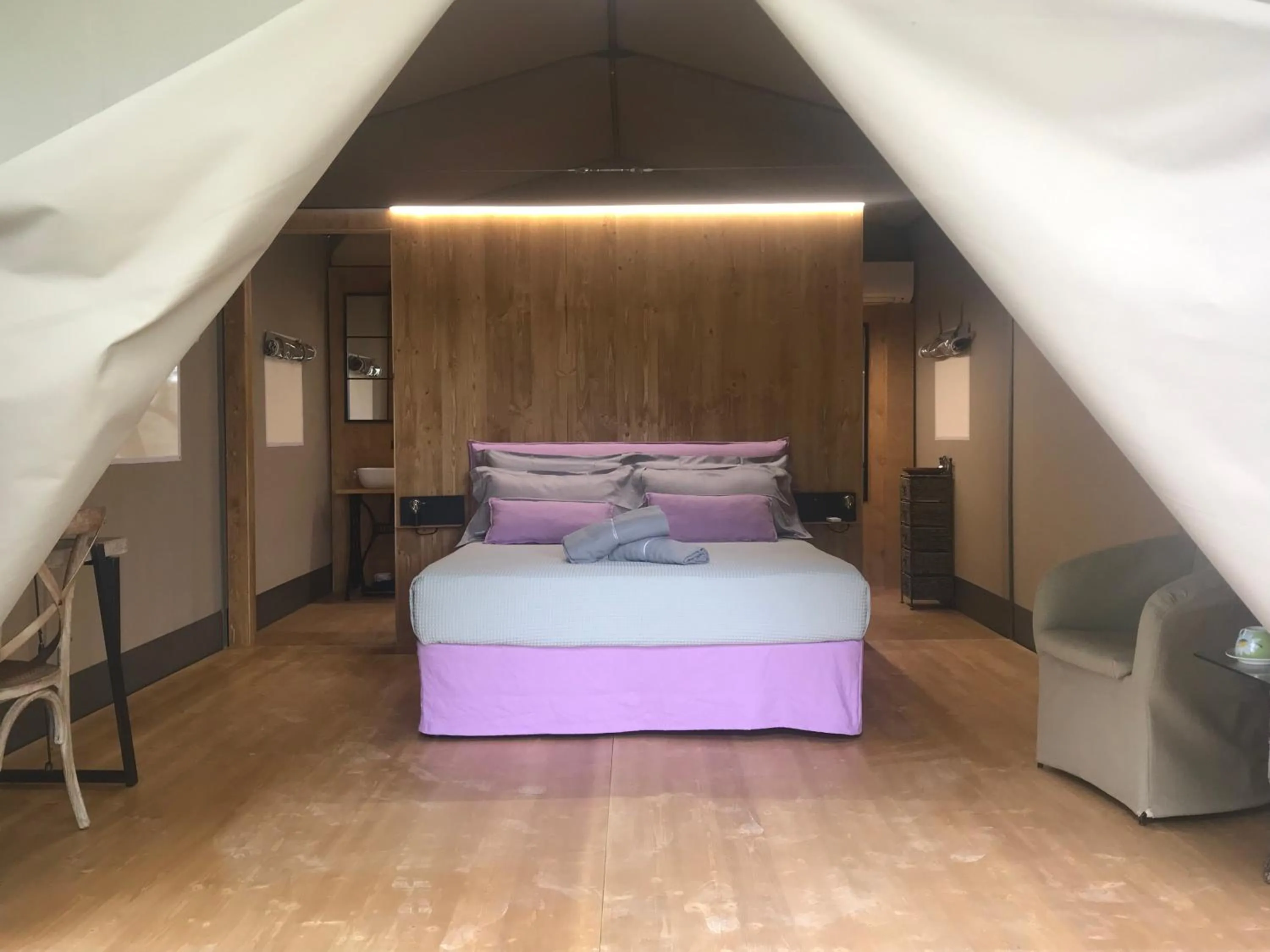 Bed in Tenuta DonnAnna Agriturismo&Glamping