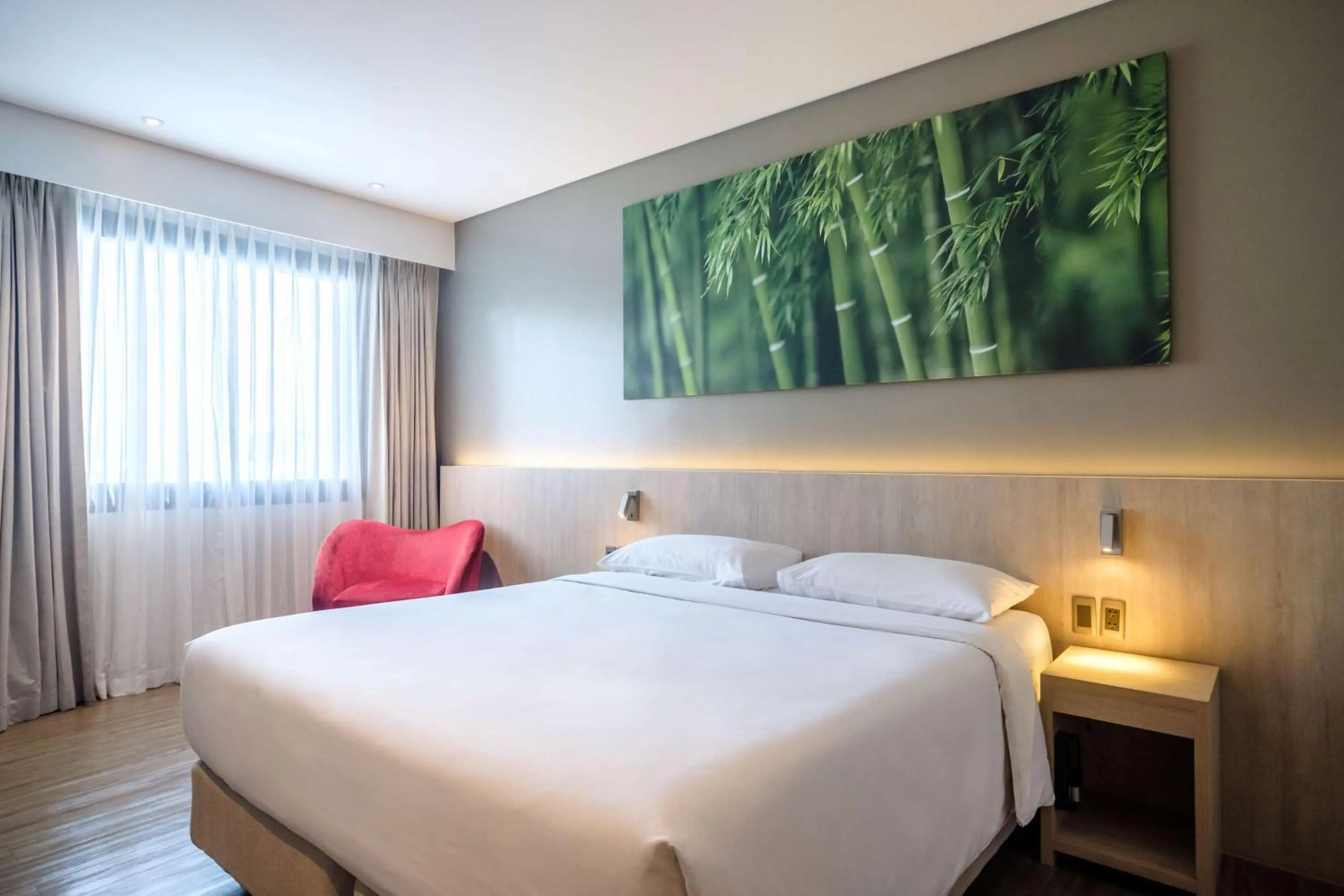 Bedroom, Bed in Park Inn by Radisson North Edsa