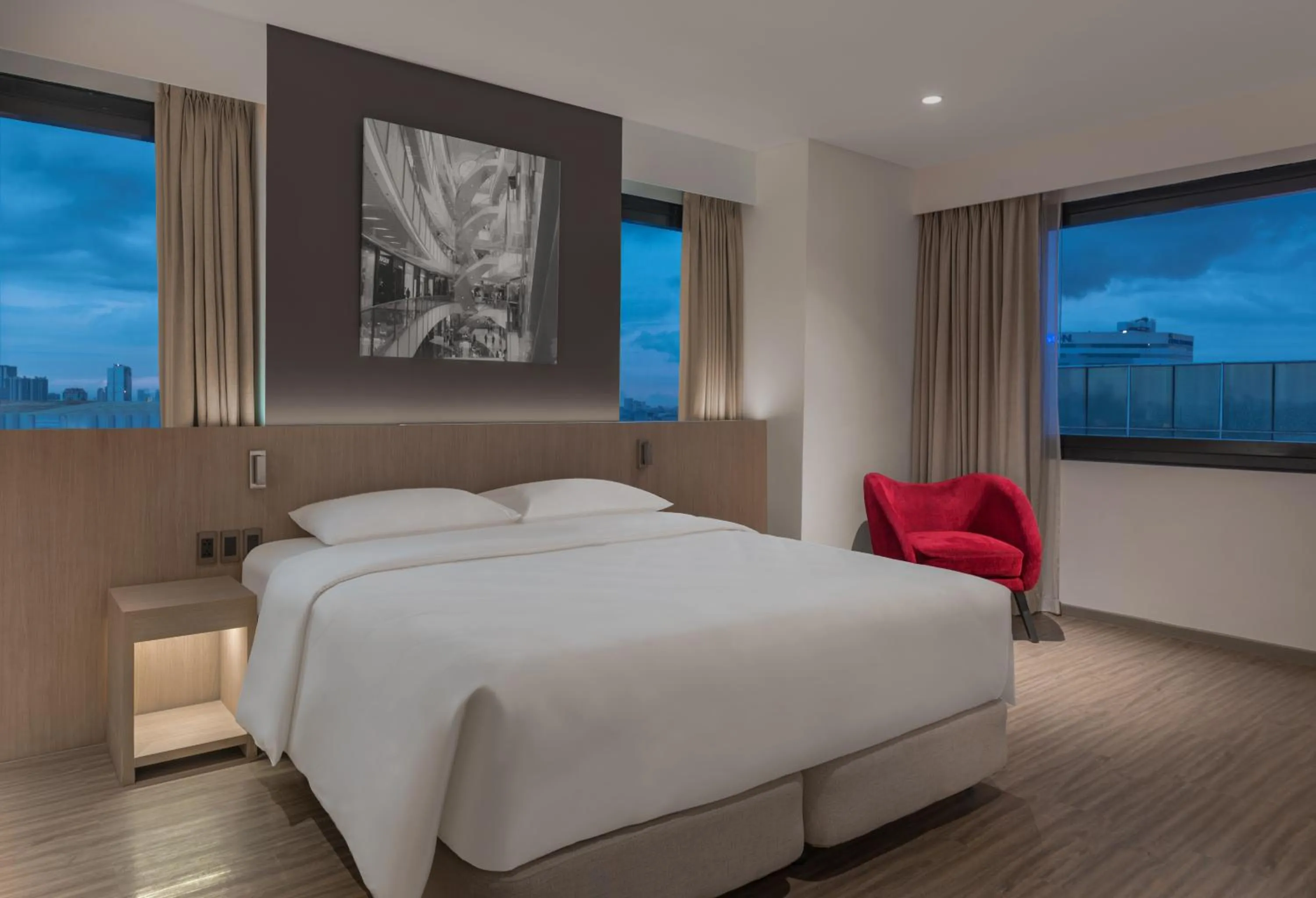 Photo of the whole room, Bed in Park Inn by Radisson North Edsa