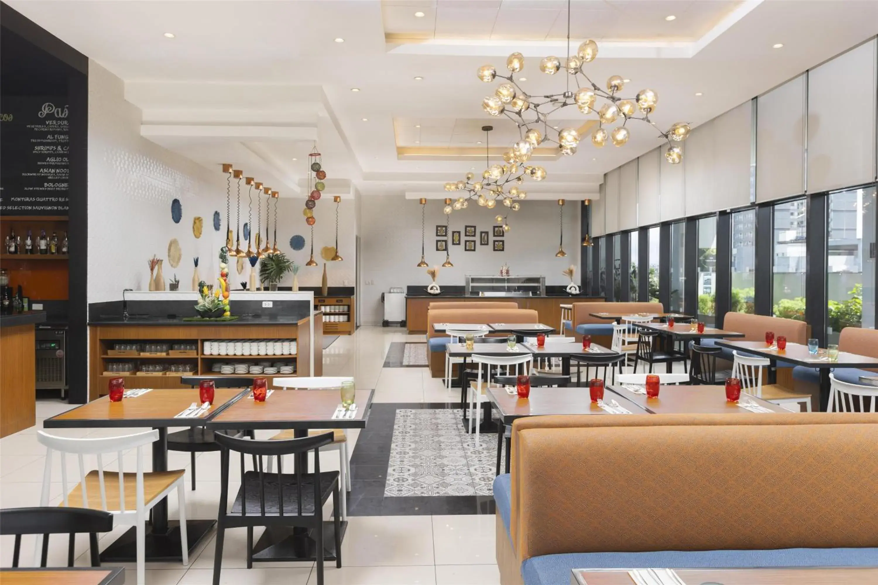 Restaurant/places to eat in Park Inn by Radisson North Edsa Restaurant/places to eat in Park Inn by Radisson North Edsa