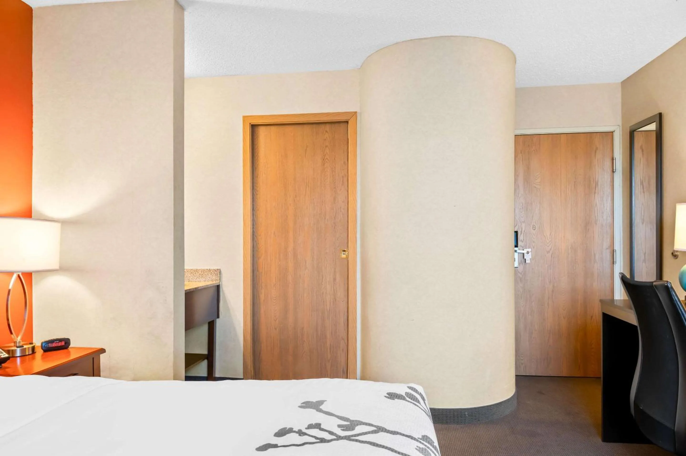 Bedroom, Bed in Sleep Inn Billings