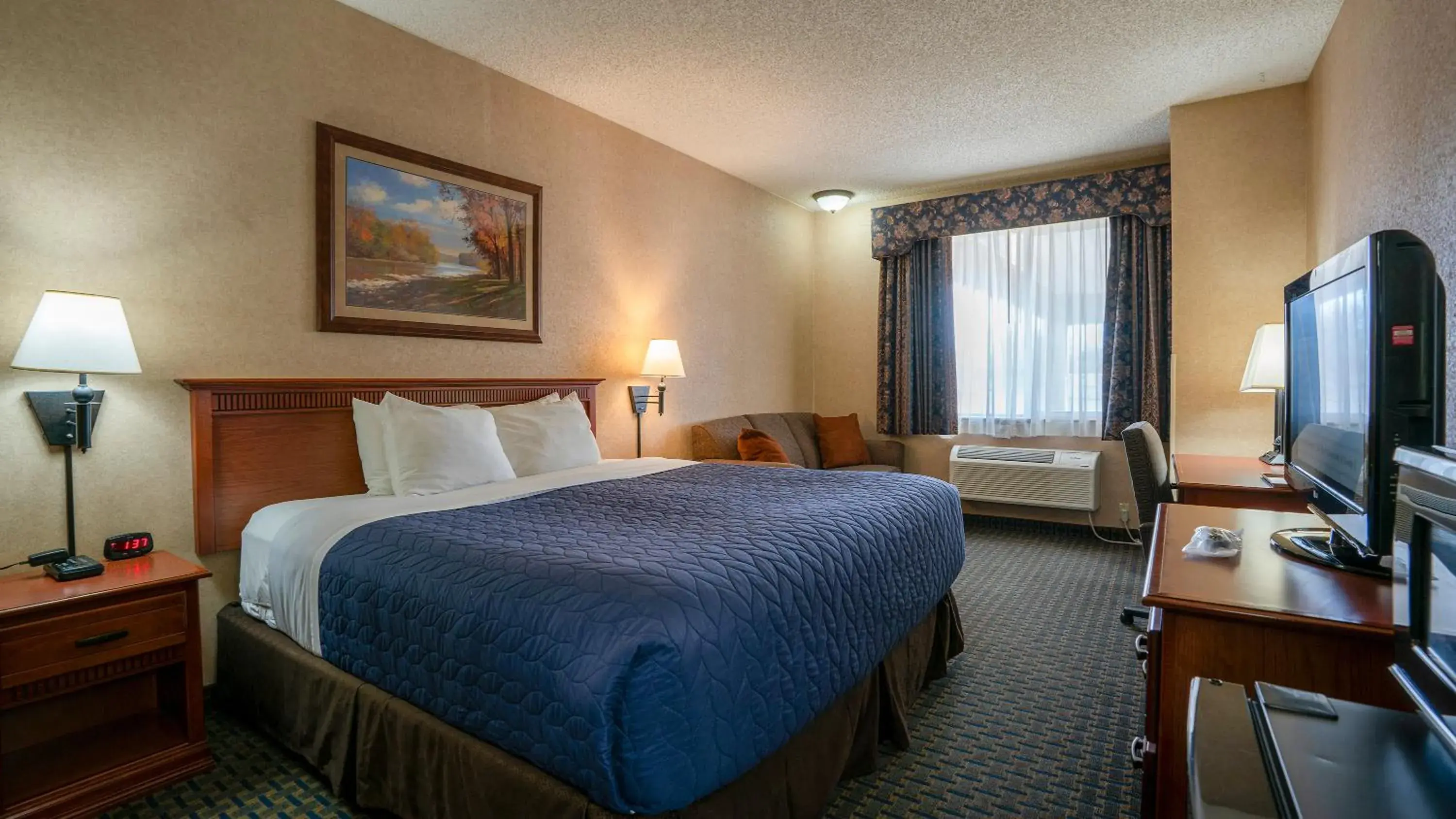 Deluxe King Studio in Miles City Hotel Deluxe King Studio in Miles City Hotel
