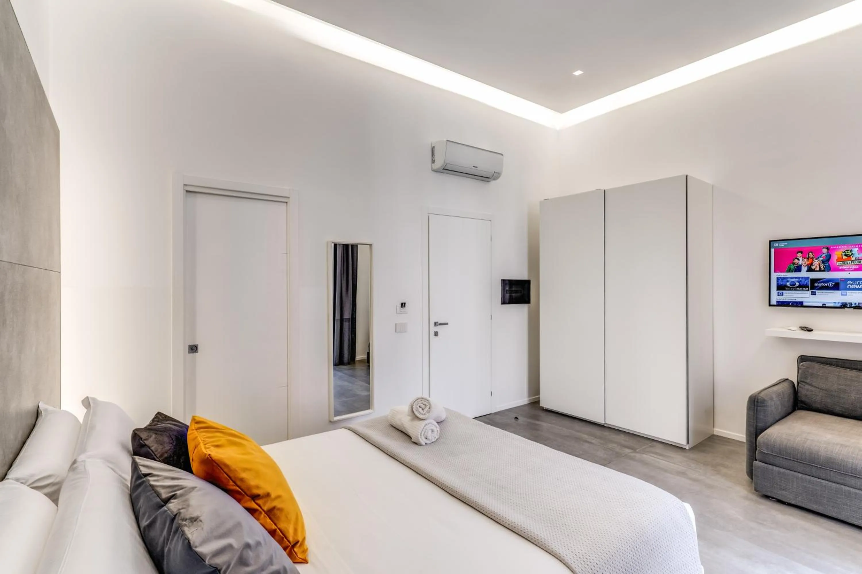 Bed in Gallery Suite Naples