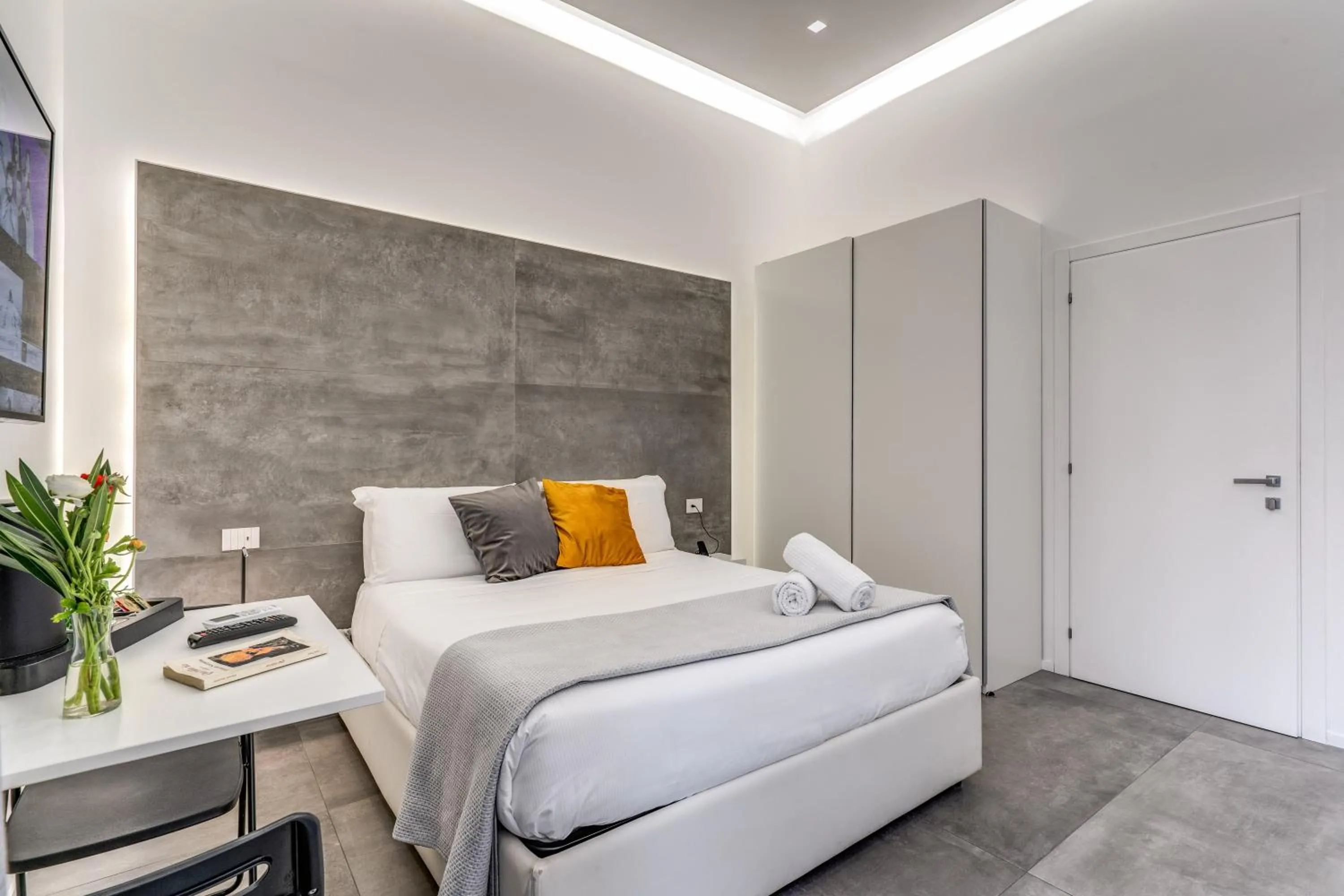 Bed in Gallery Suite Naples