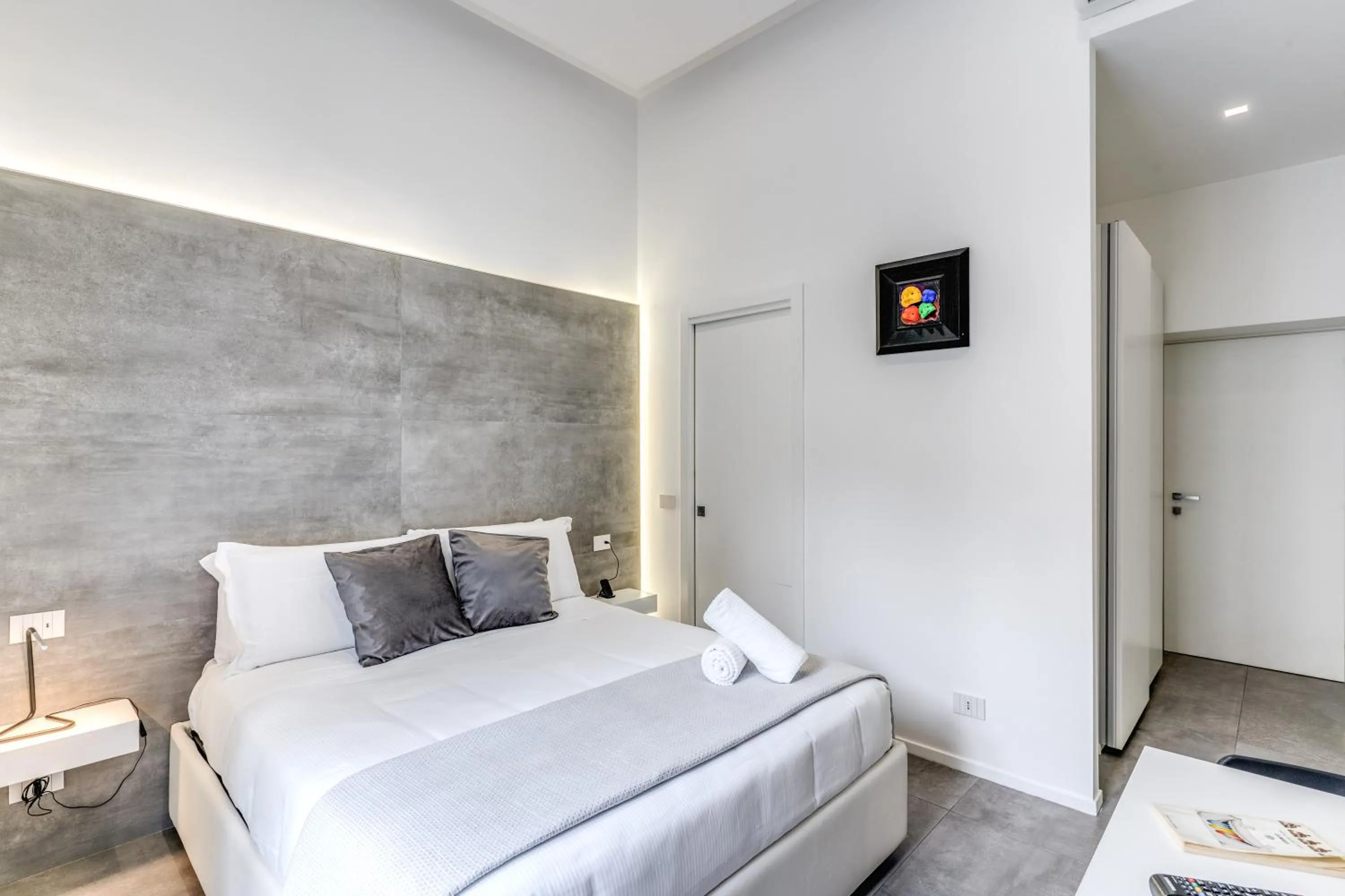 Bed in Gallery Suite Naples