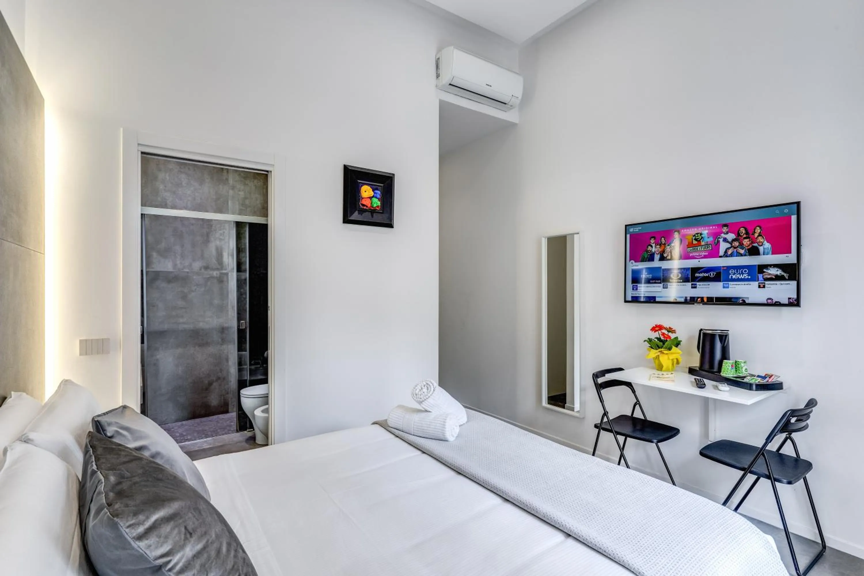 Bed in Gallery Suite Naples