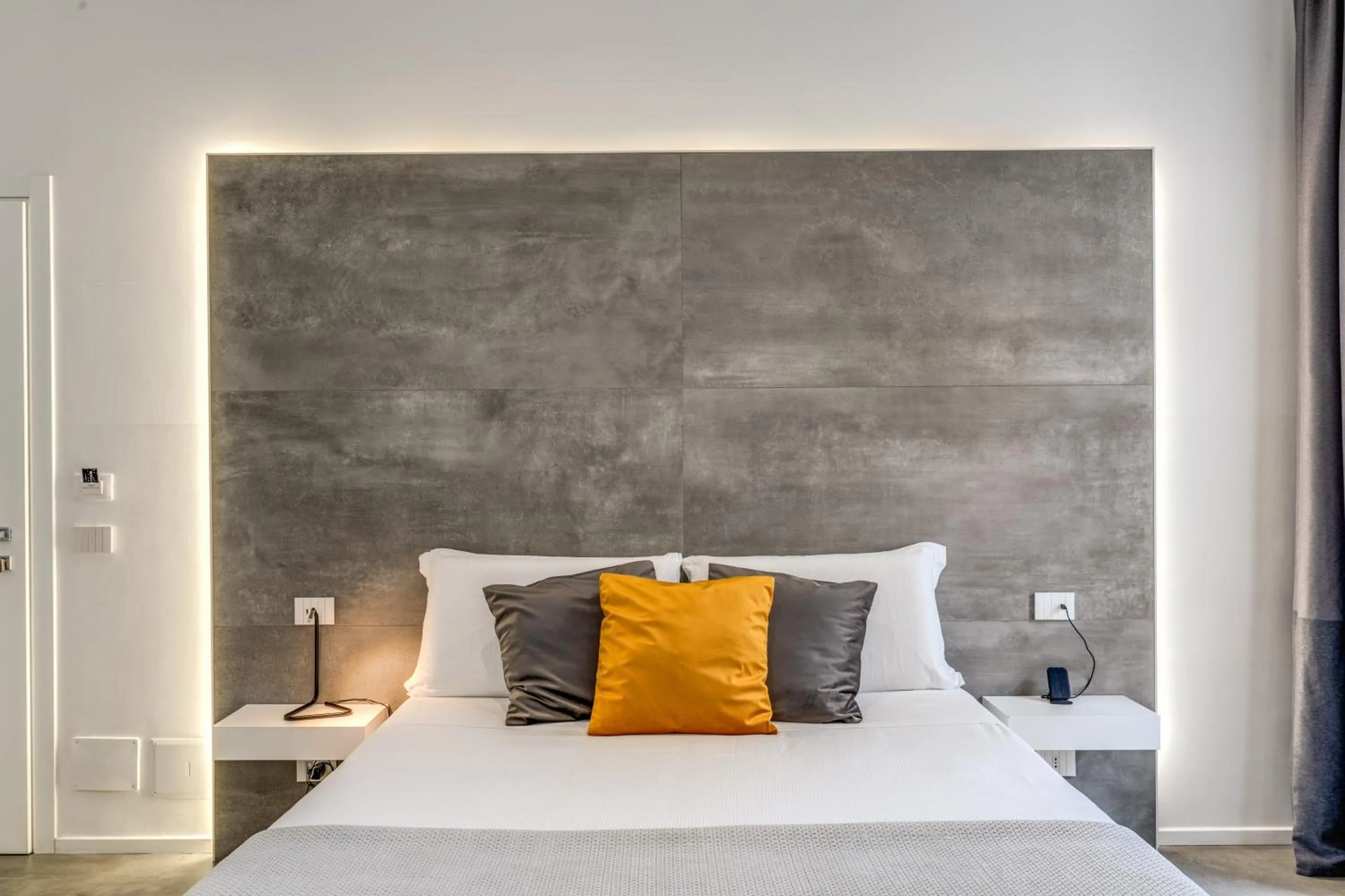 Bed in Gallery Suite Naples