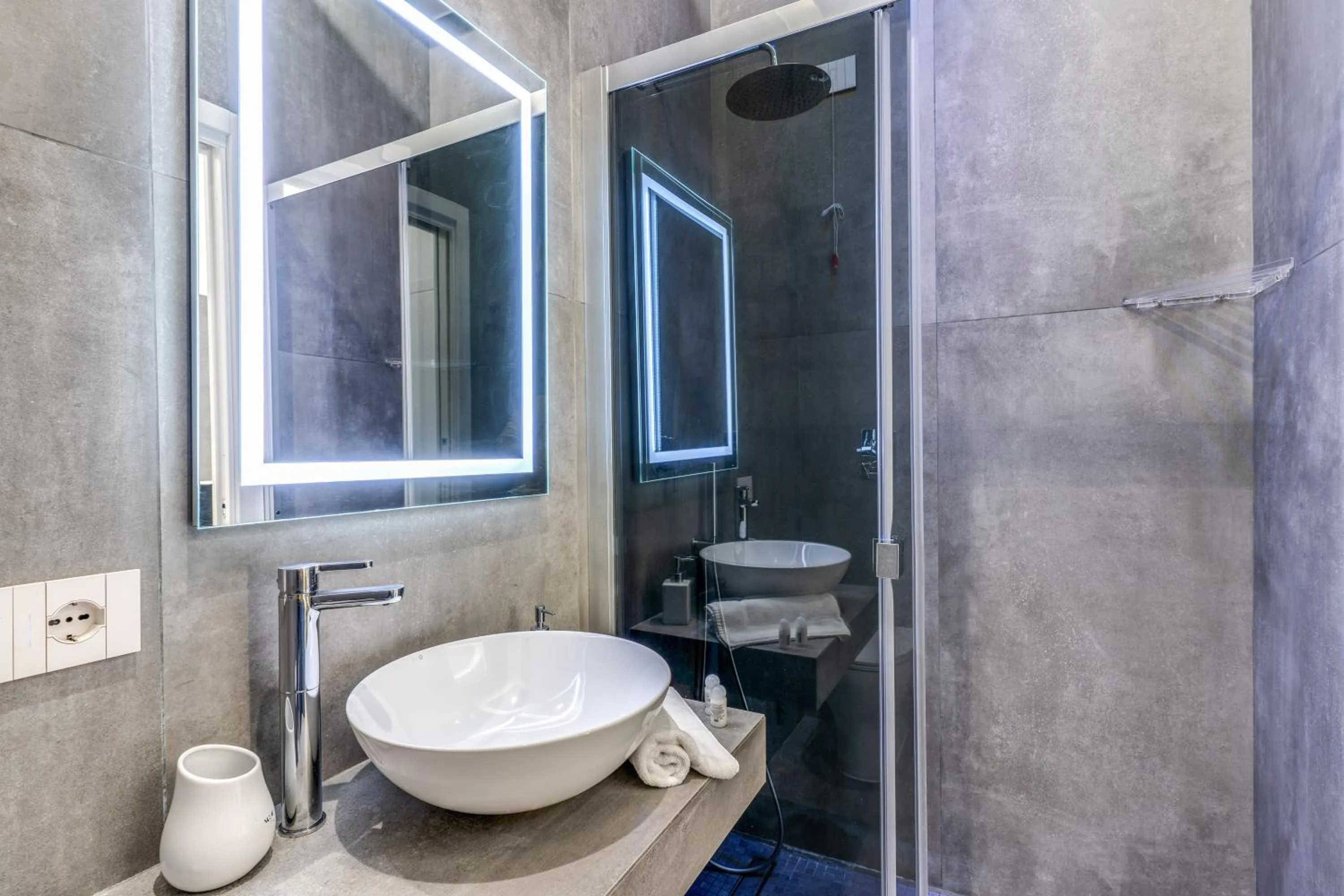 Shower in Gallery Suite Naples