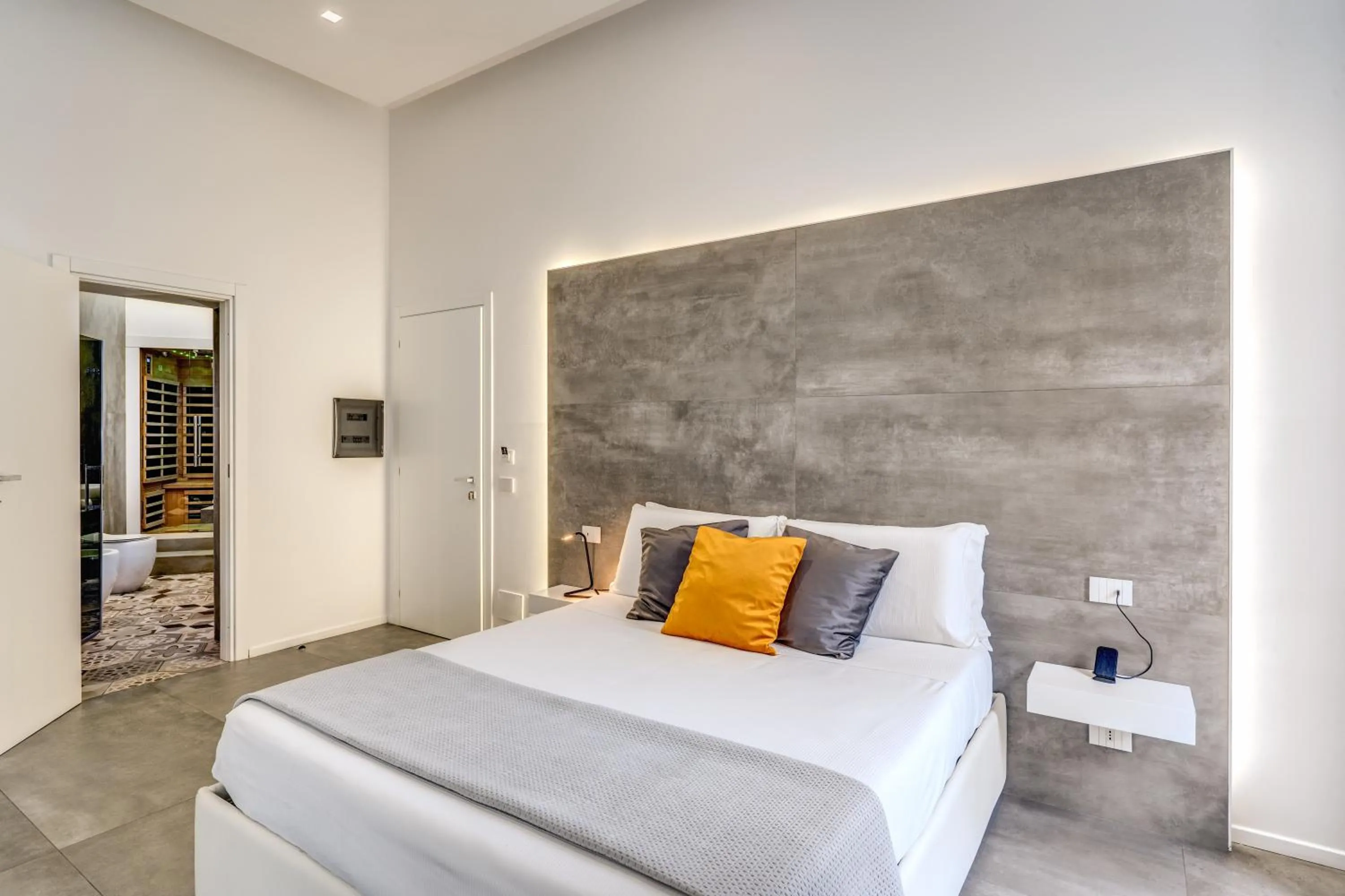 Bed in Gallery Suite Naples