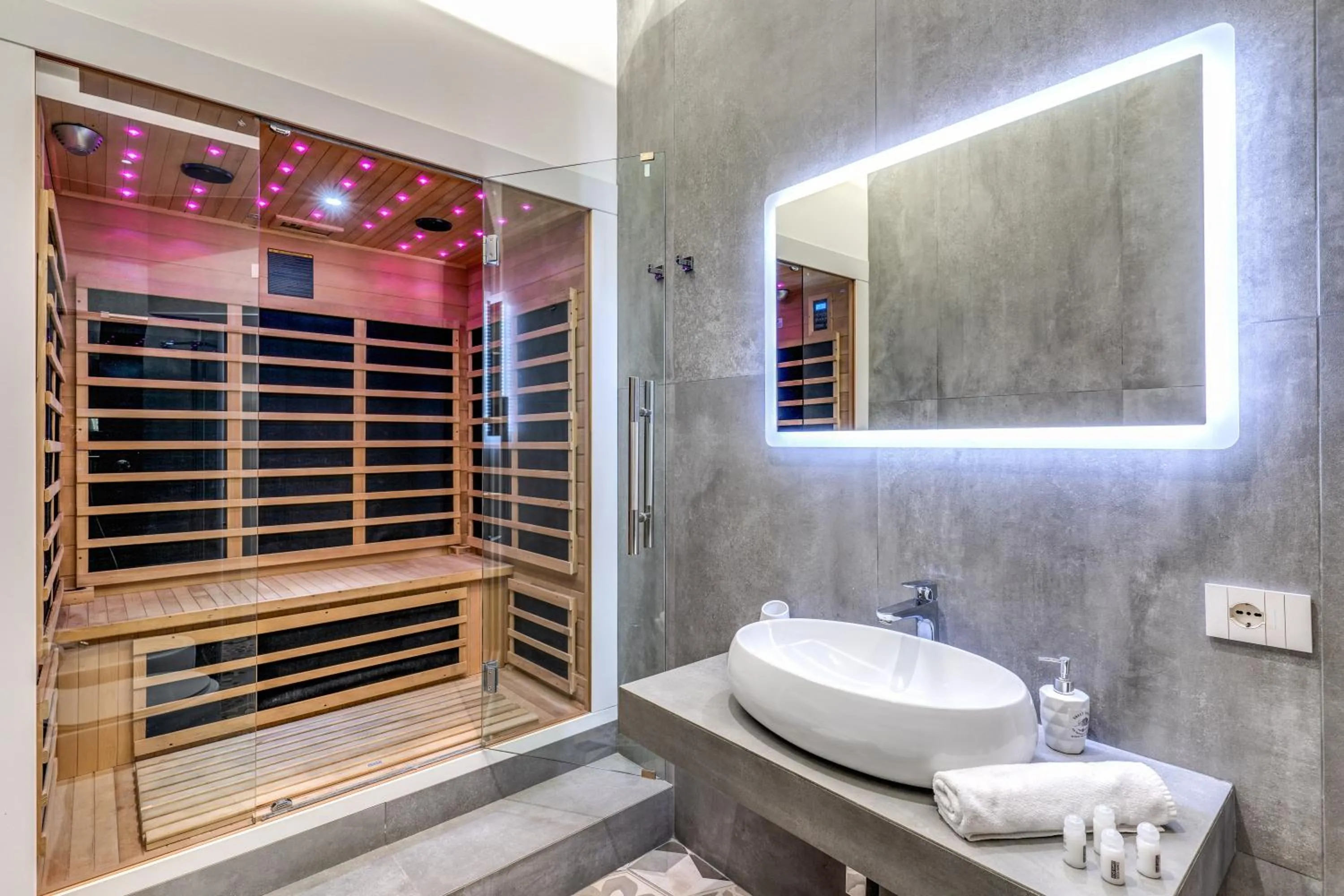 Shower in Gallery Suite Naples