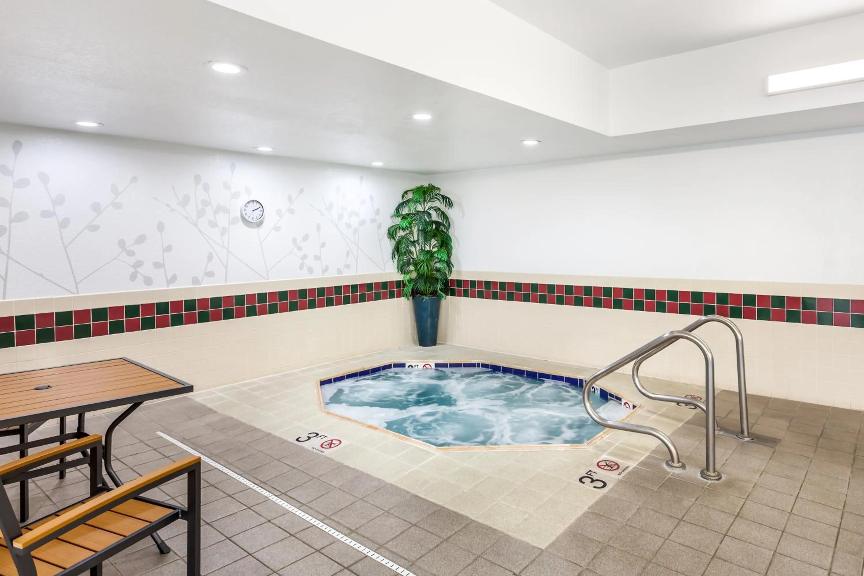 Hot Tub in Sleep Inn Missoula Southgate